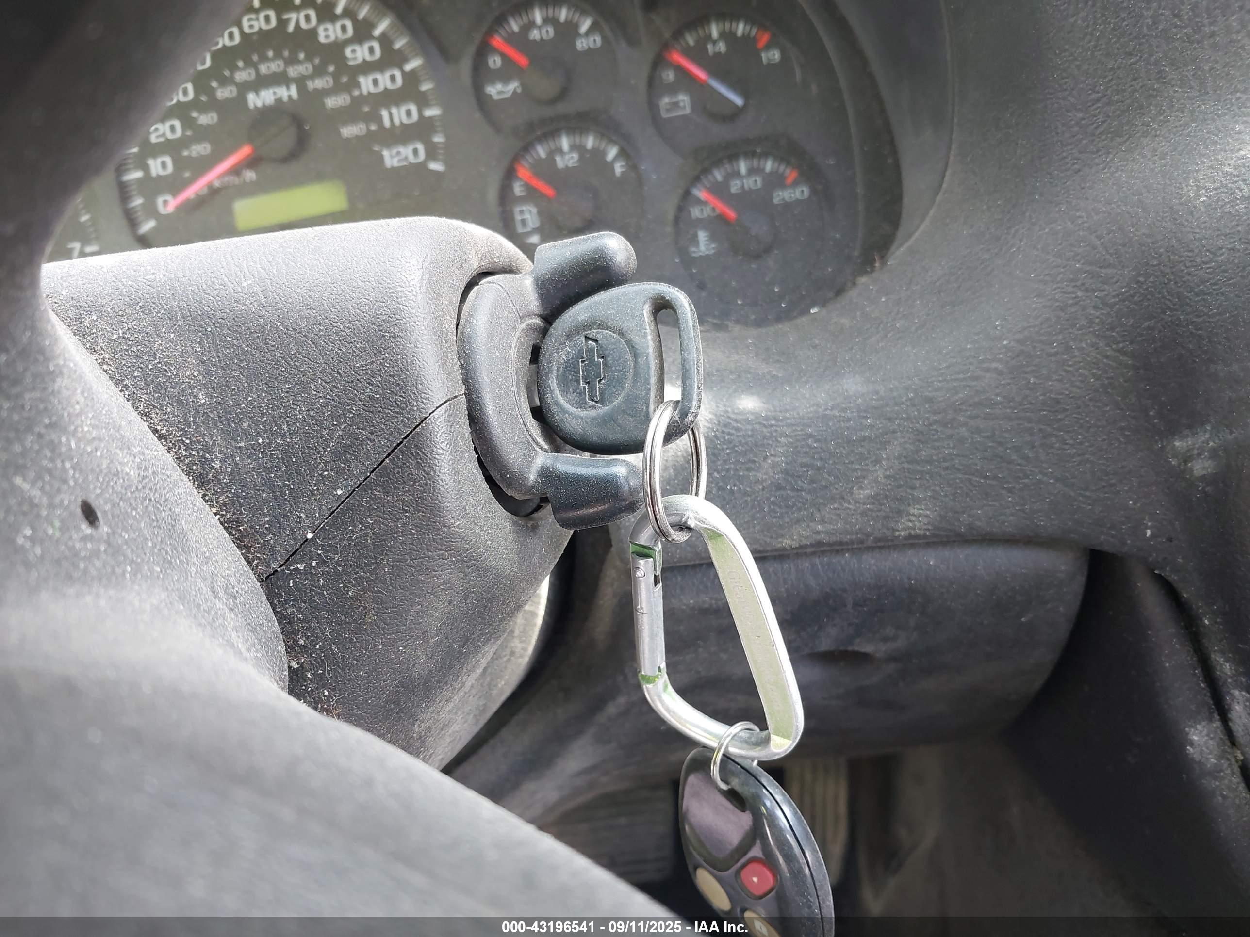 CHEVROLET TRAILBLAZER image 11