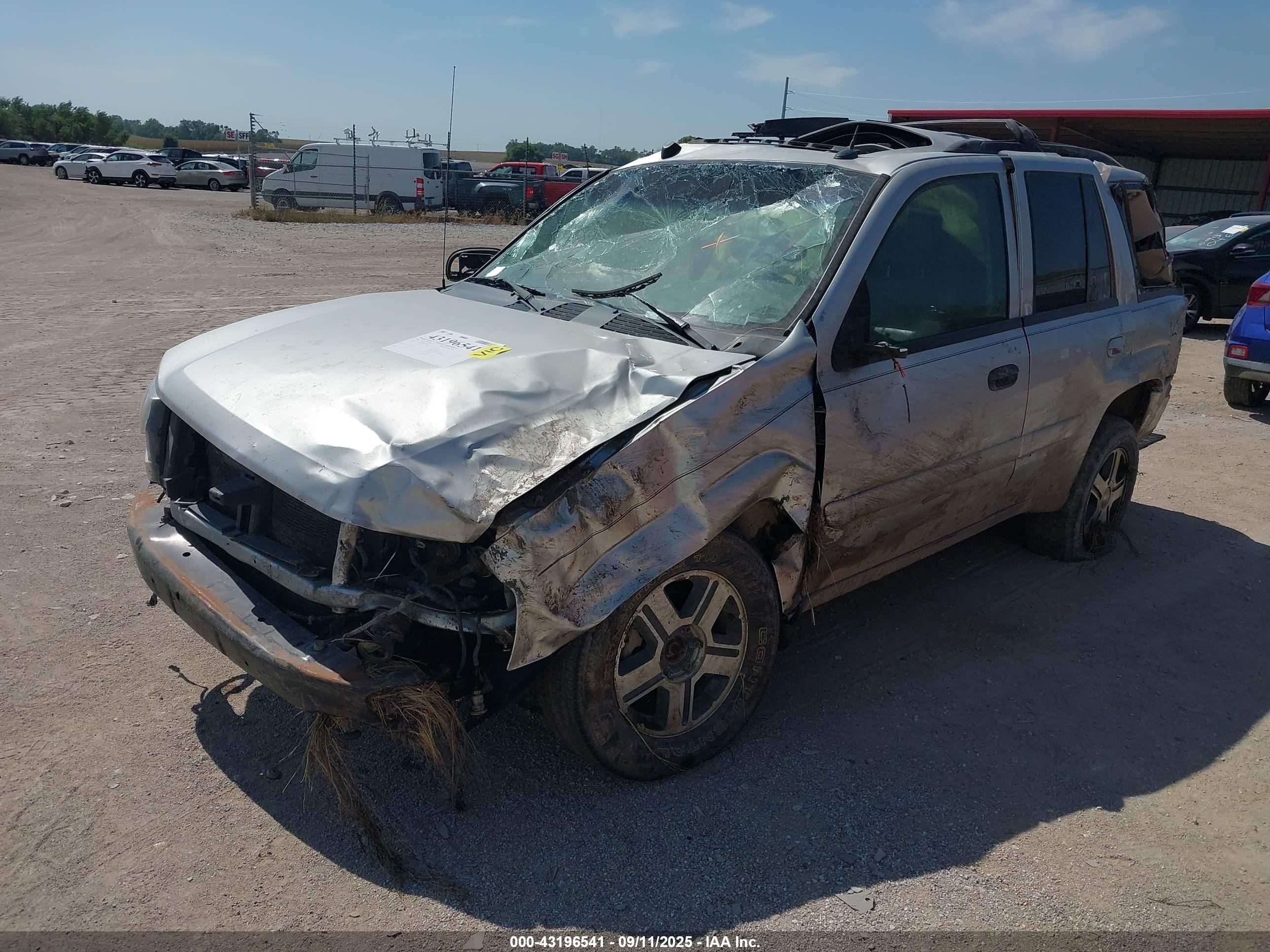 CHEVROLET TRAILBLAZER image 2