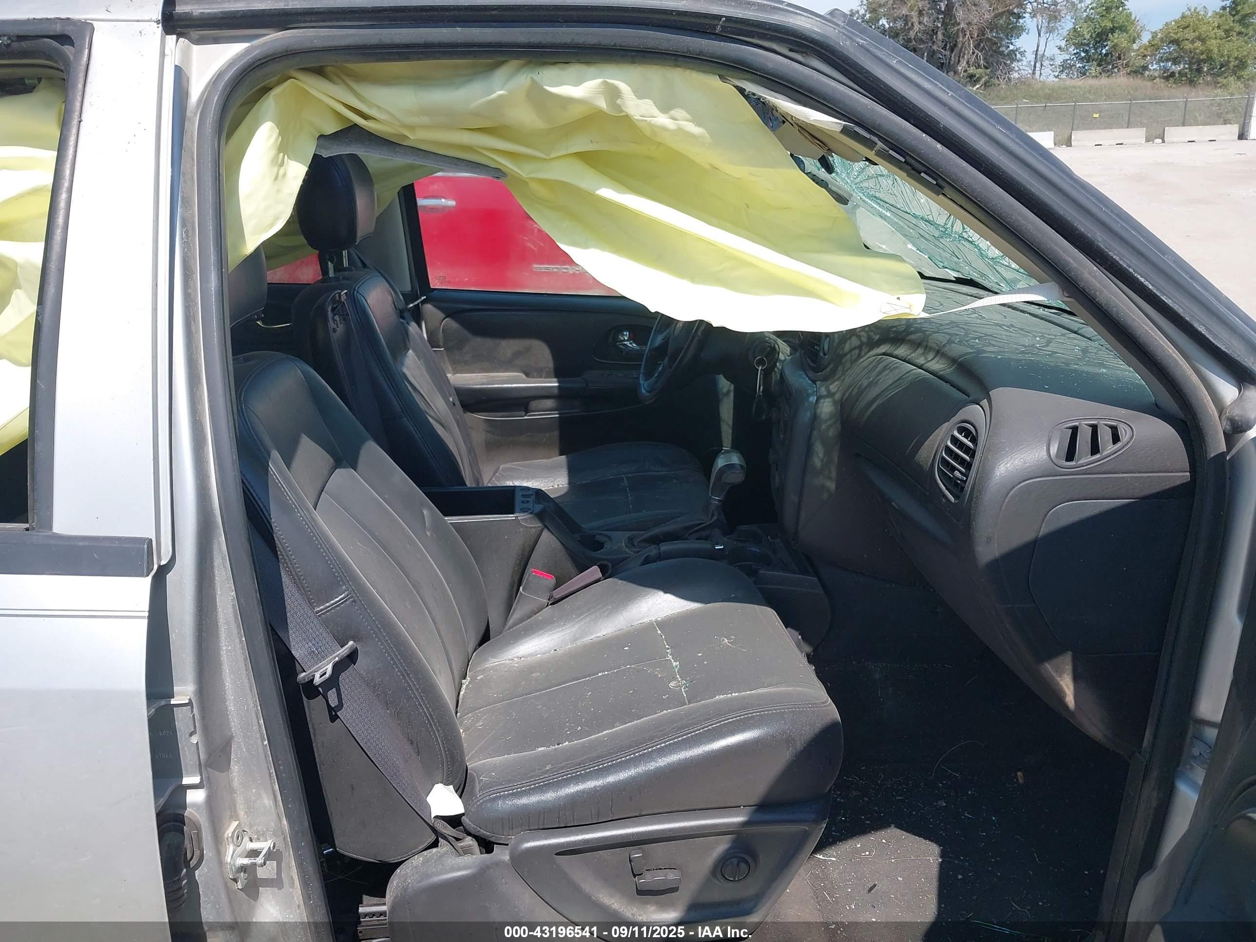CHEVROLET TRAILBLAZER image 5