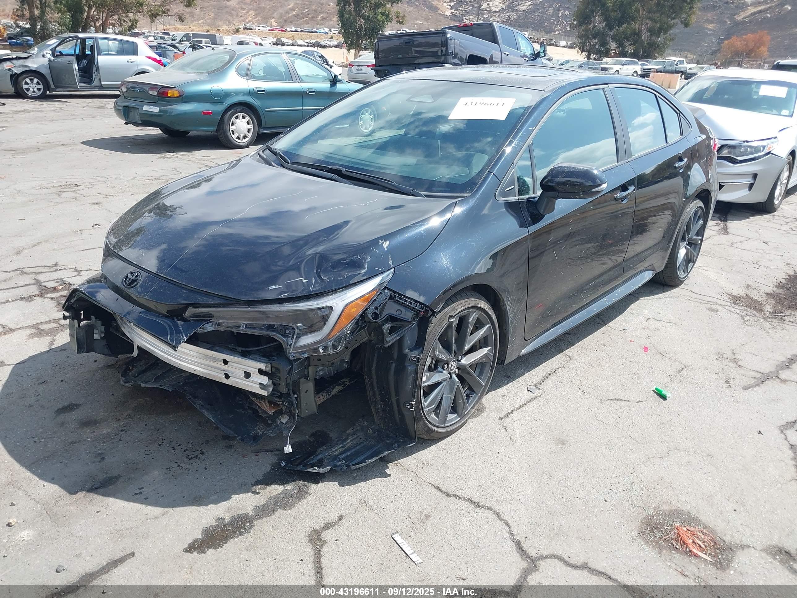TOYOTA COROLLA image 2