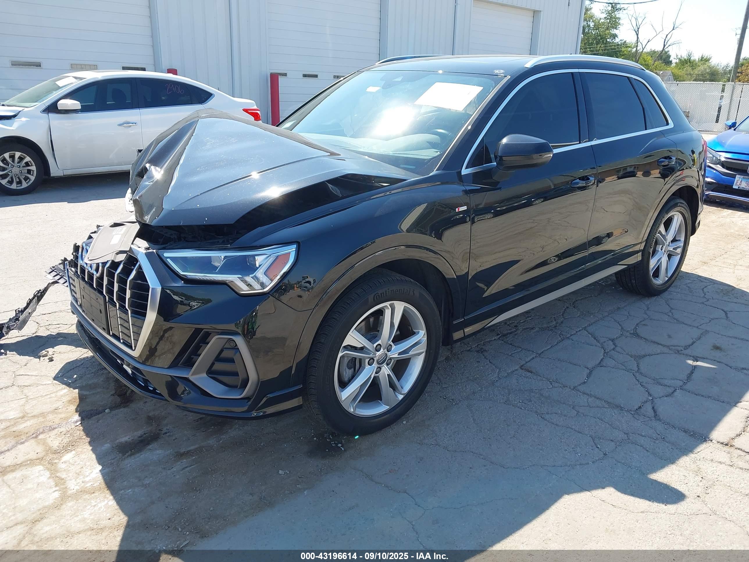 AUDI Q3 image 2