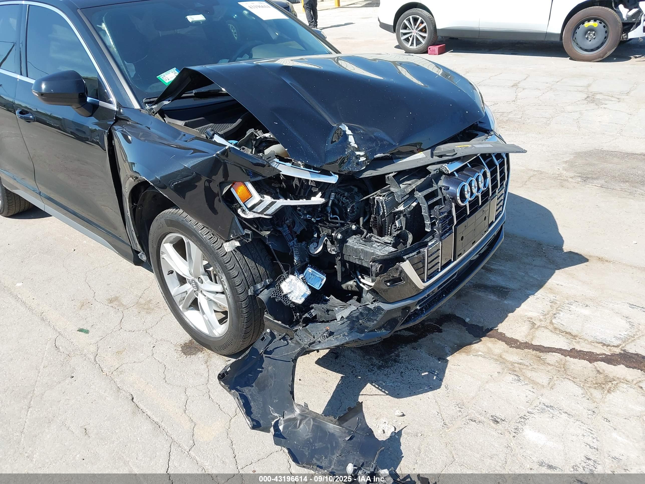 AUDI Q3 image 6