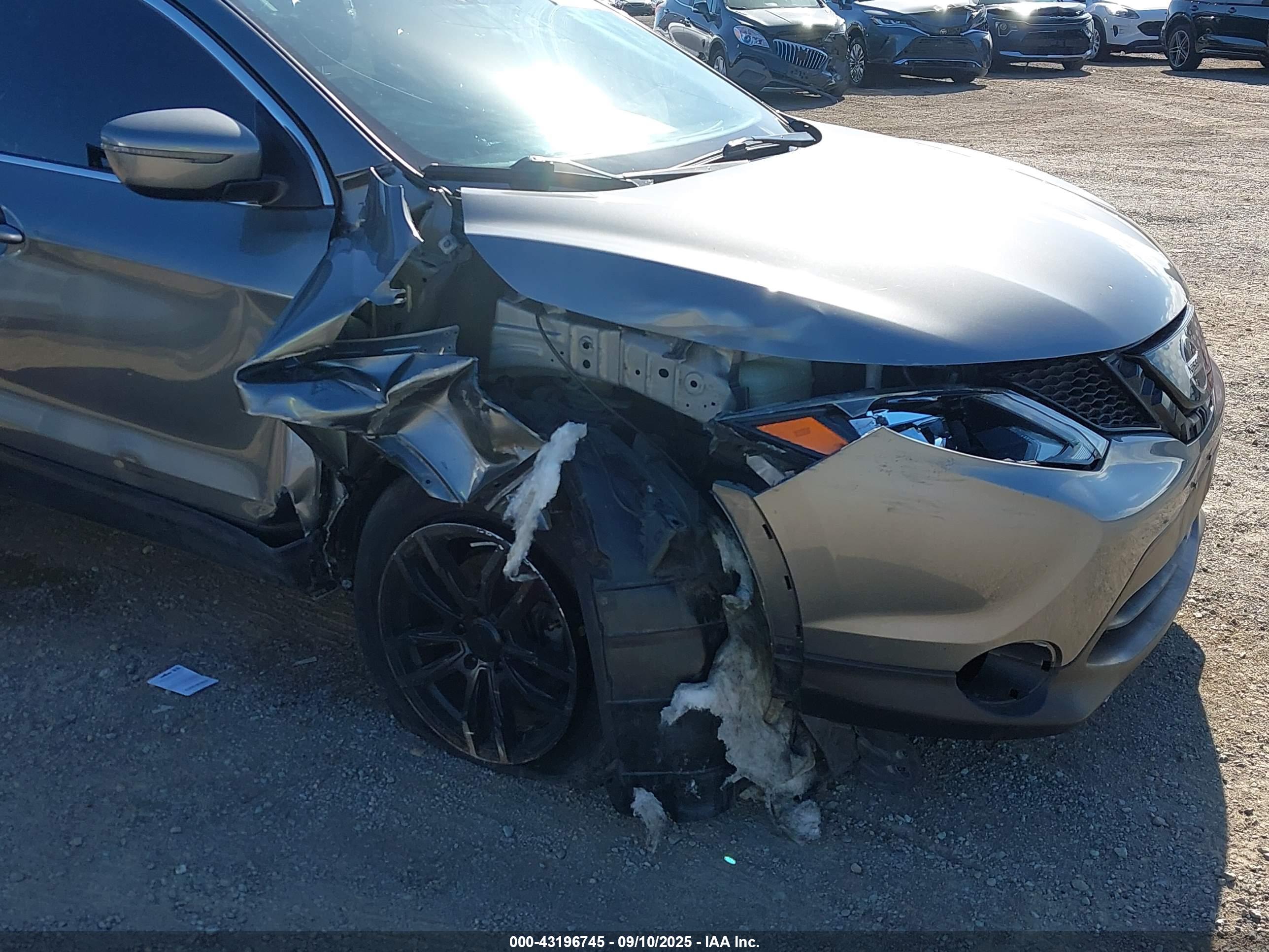 NISSAN ROGUE image 6
