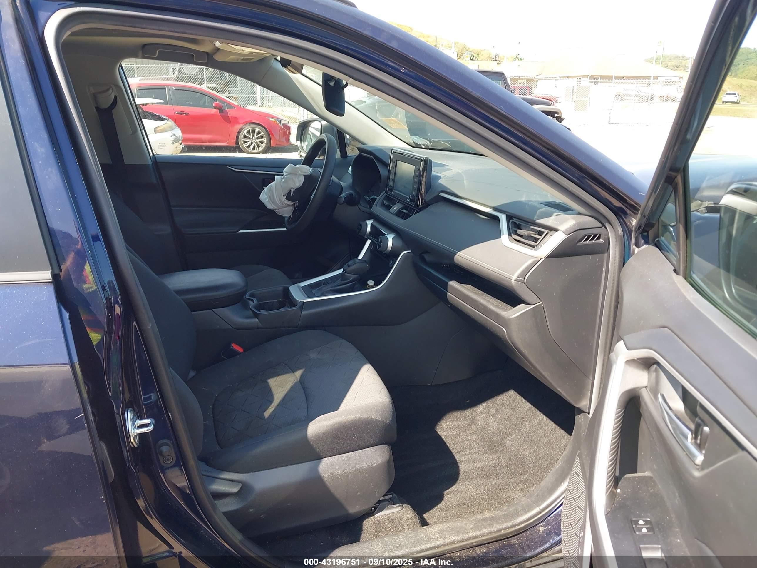 TOYOTA RAV4 image 5