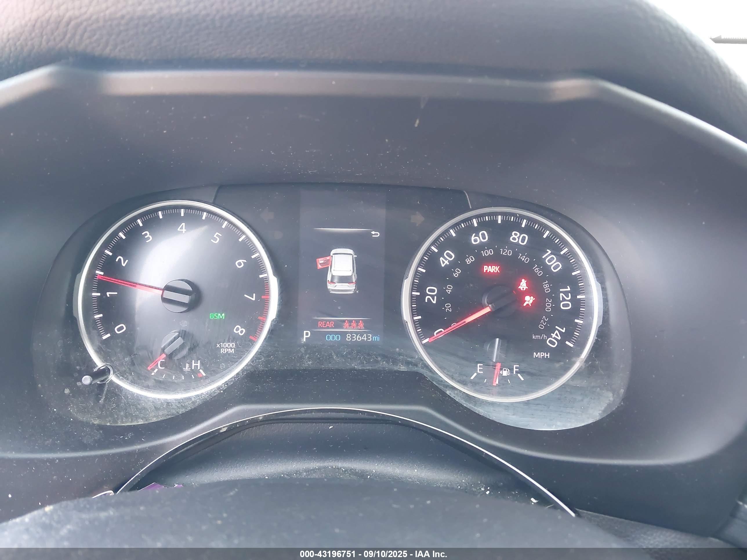 TOYOTA RAV4 image 7