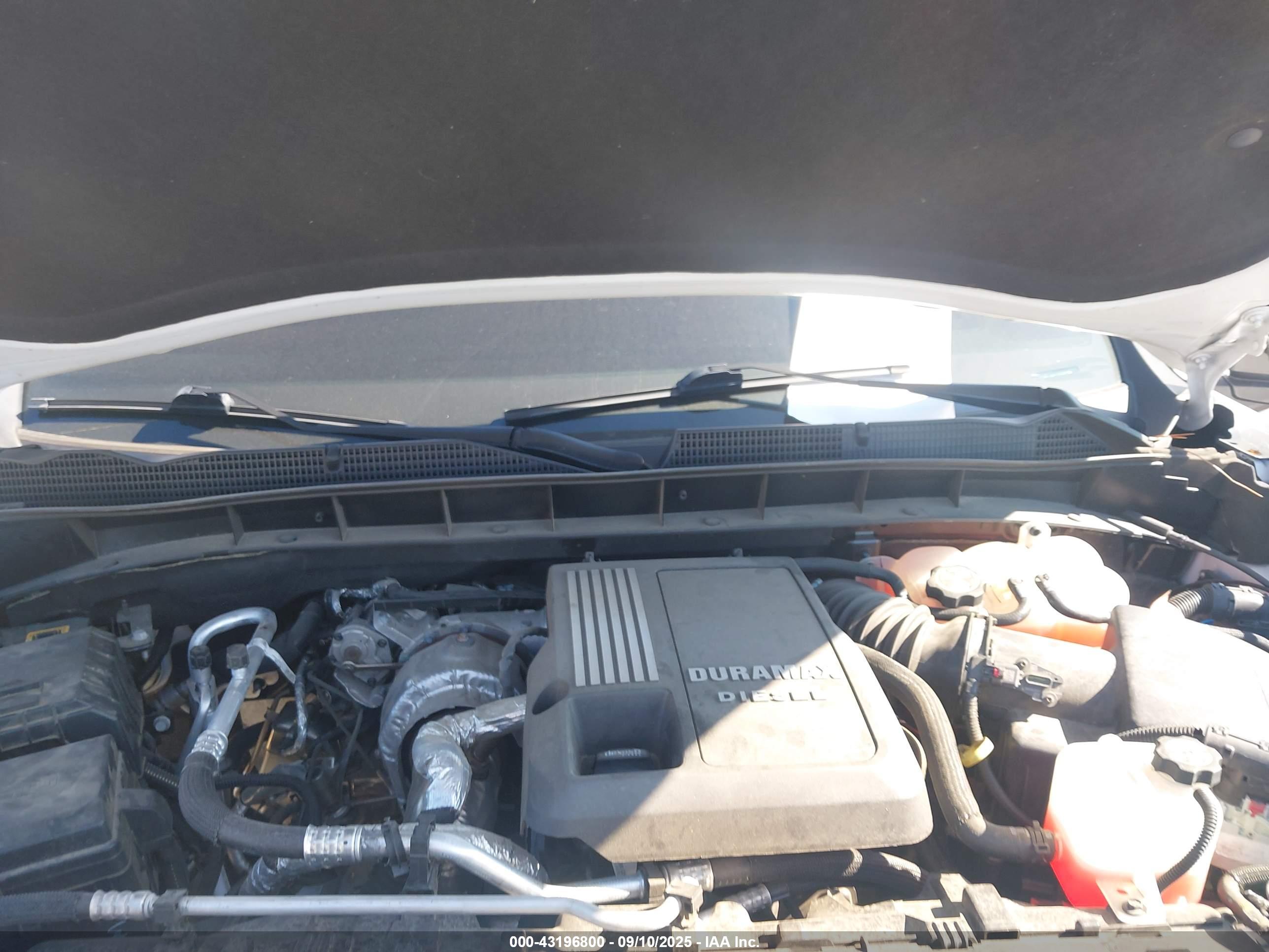 GMC SIERRA image 10