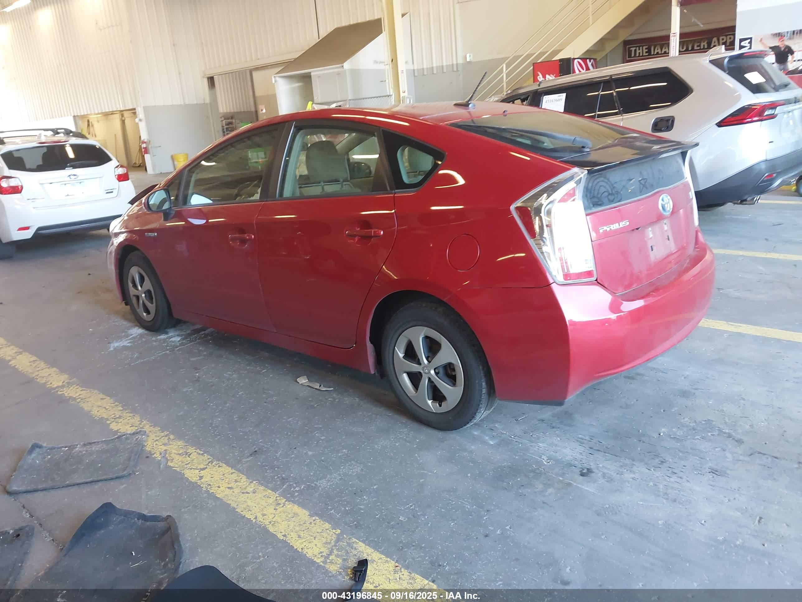 TOYOTA PRIUS image 3