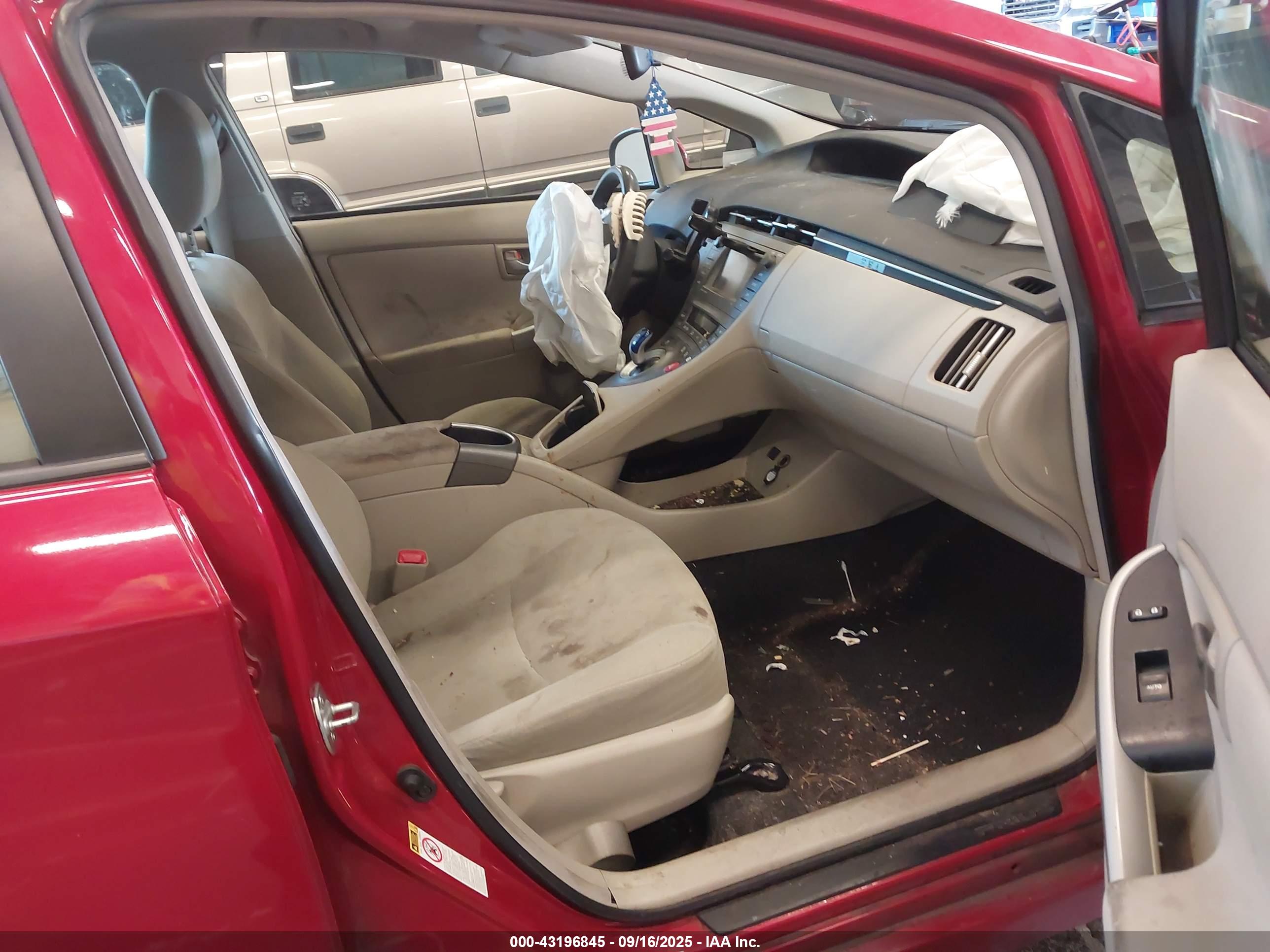 TOYOTA PRIUS image 5