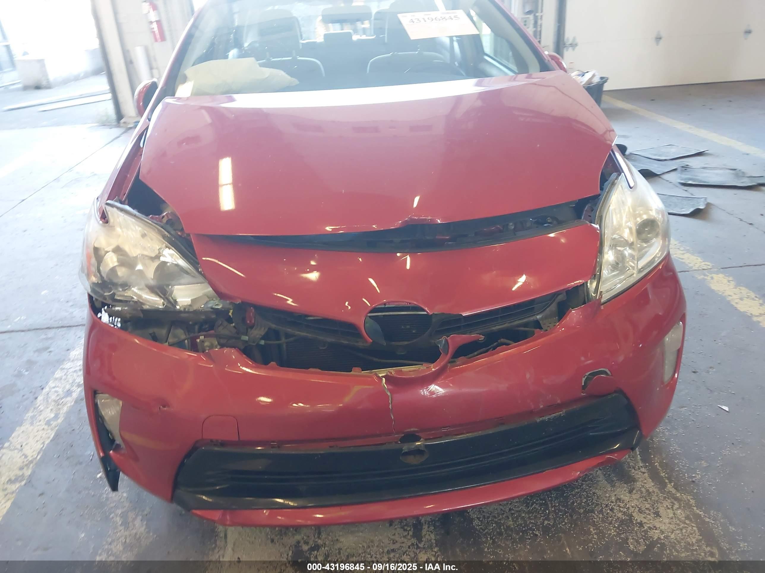 TOYOTA PRIUS image 6