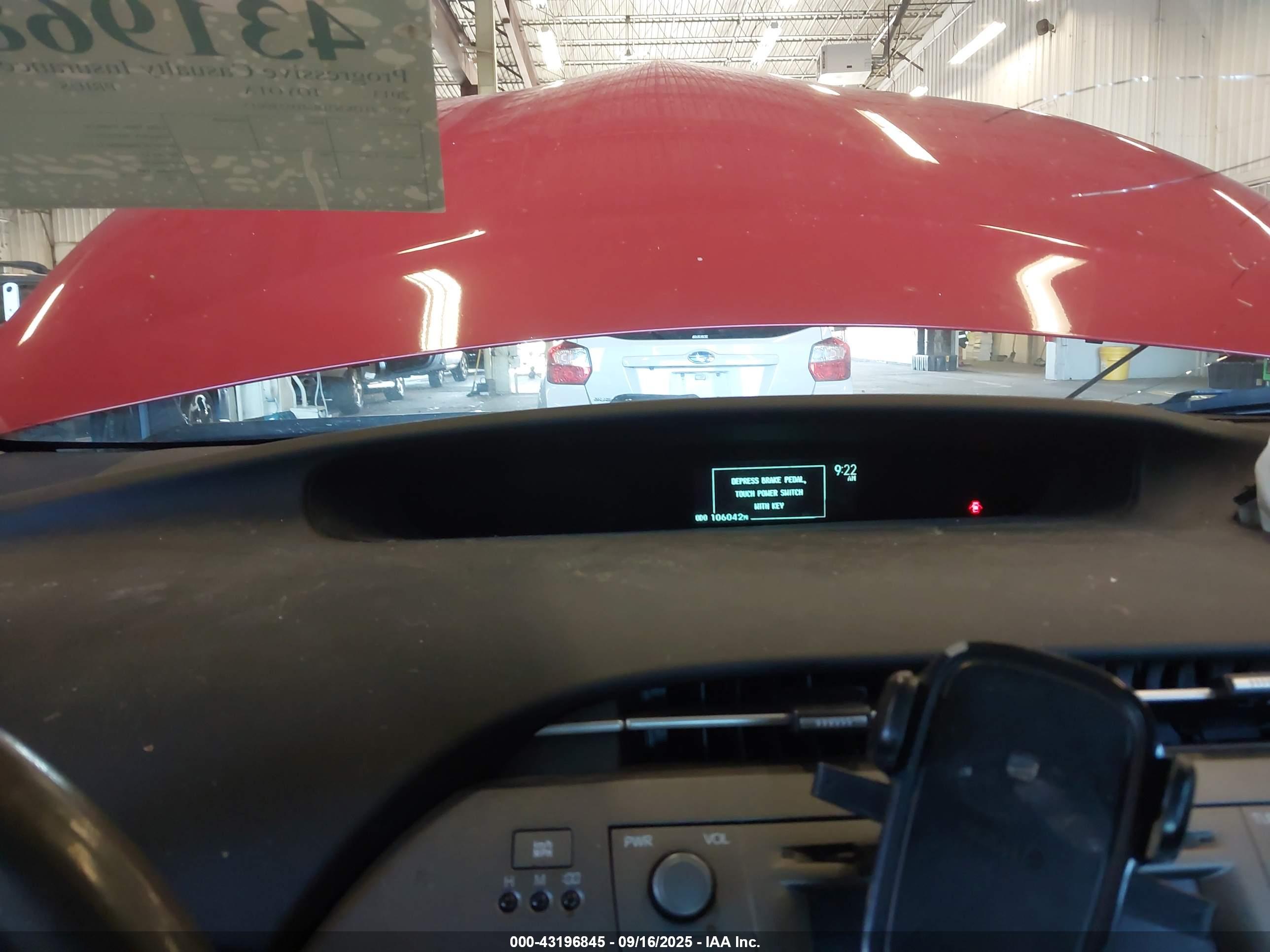 TOYOTA PRIUS image 7