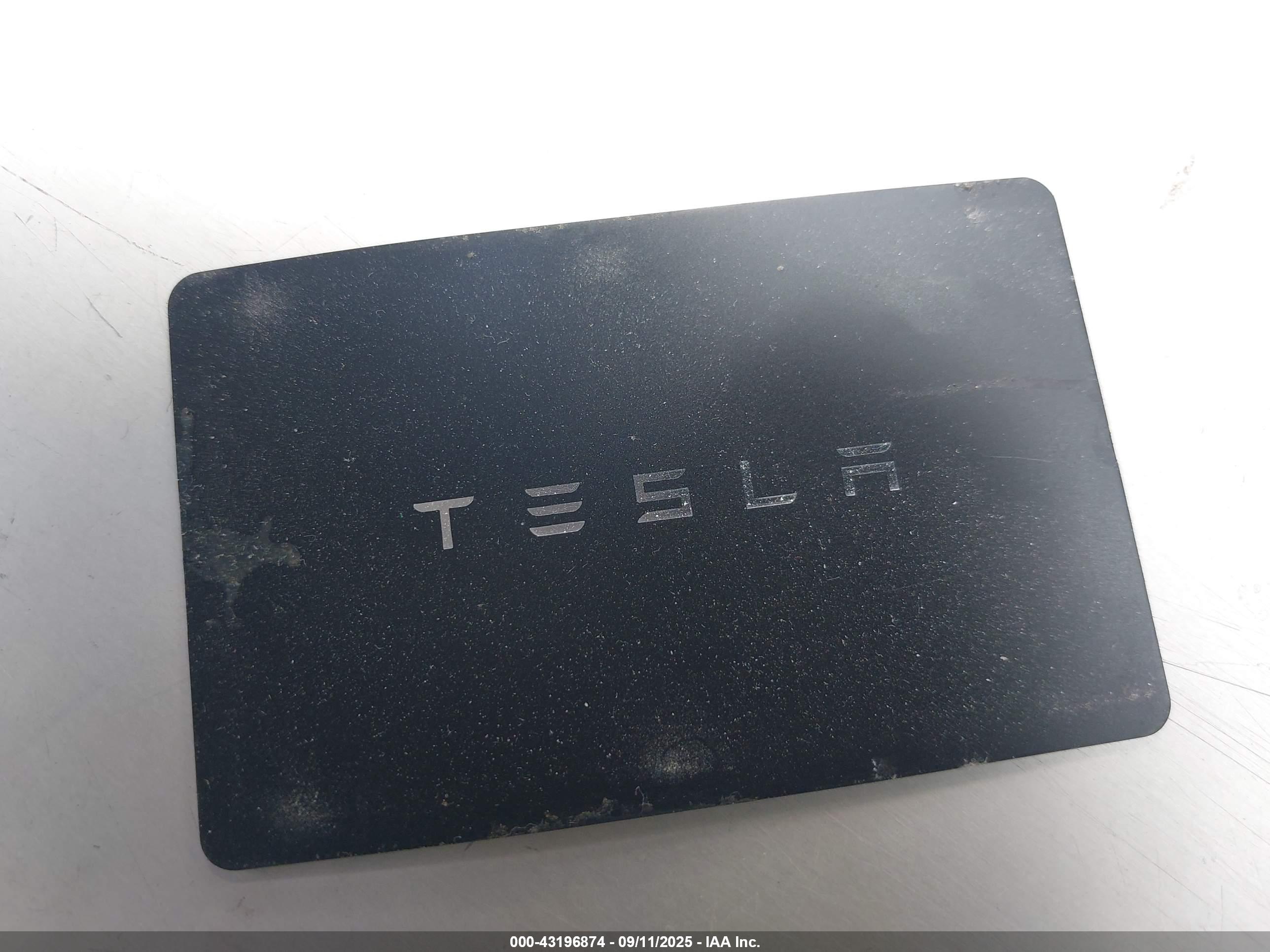TESLA MODEL image 11