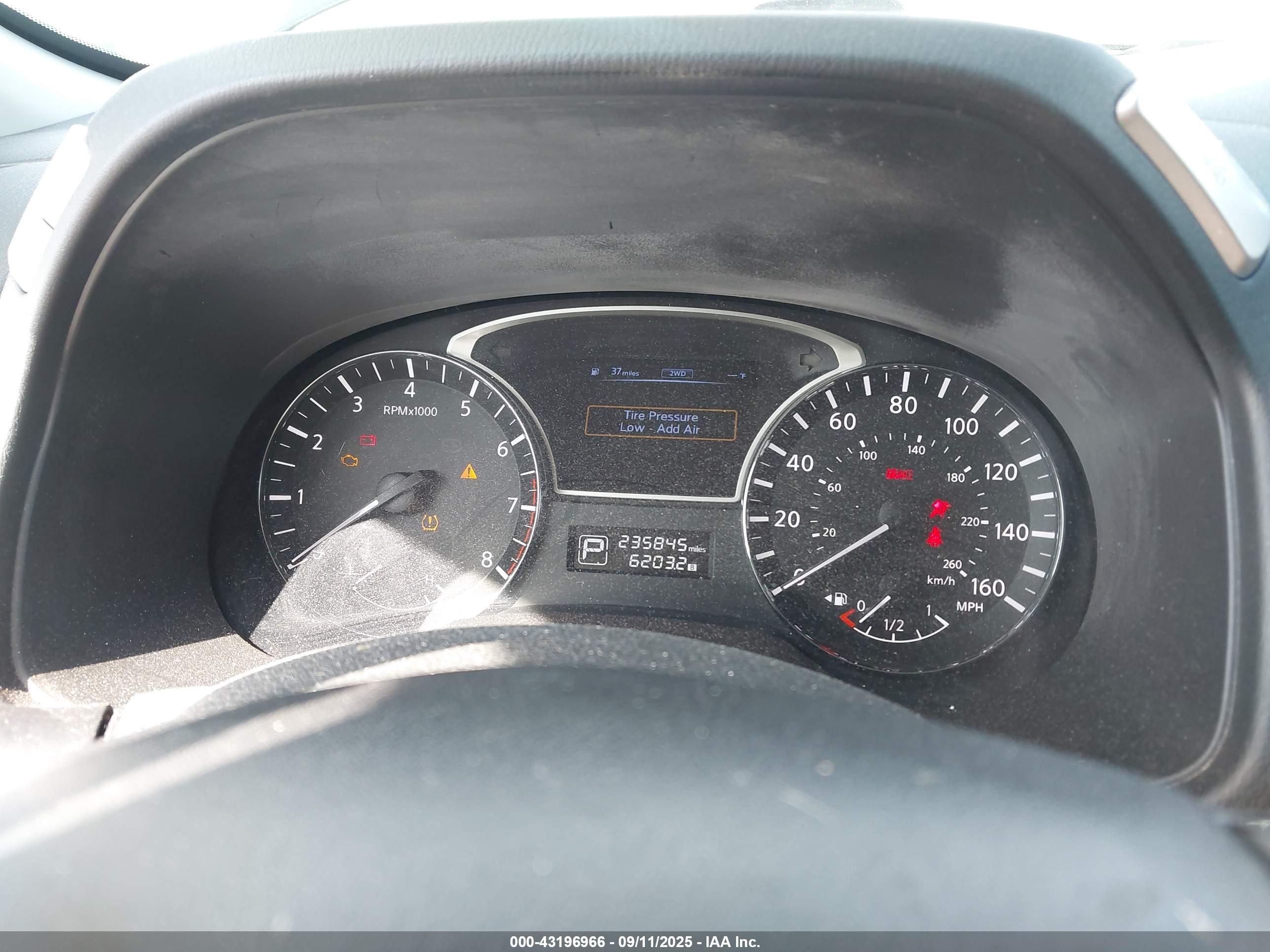 NISSAN PATHFINDER image 7