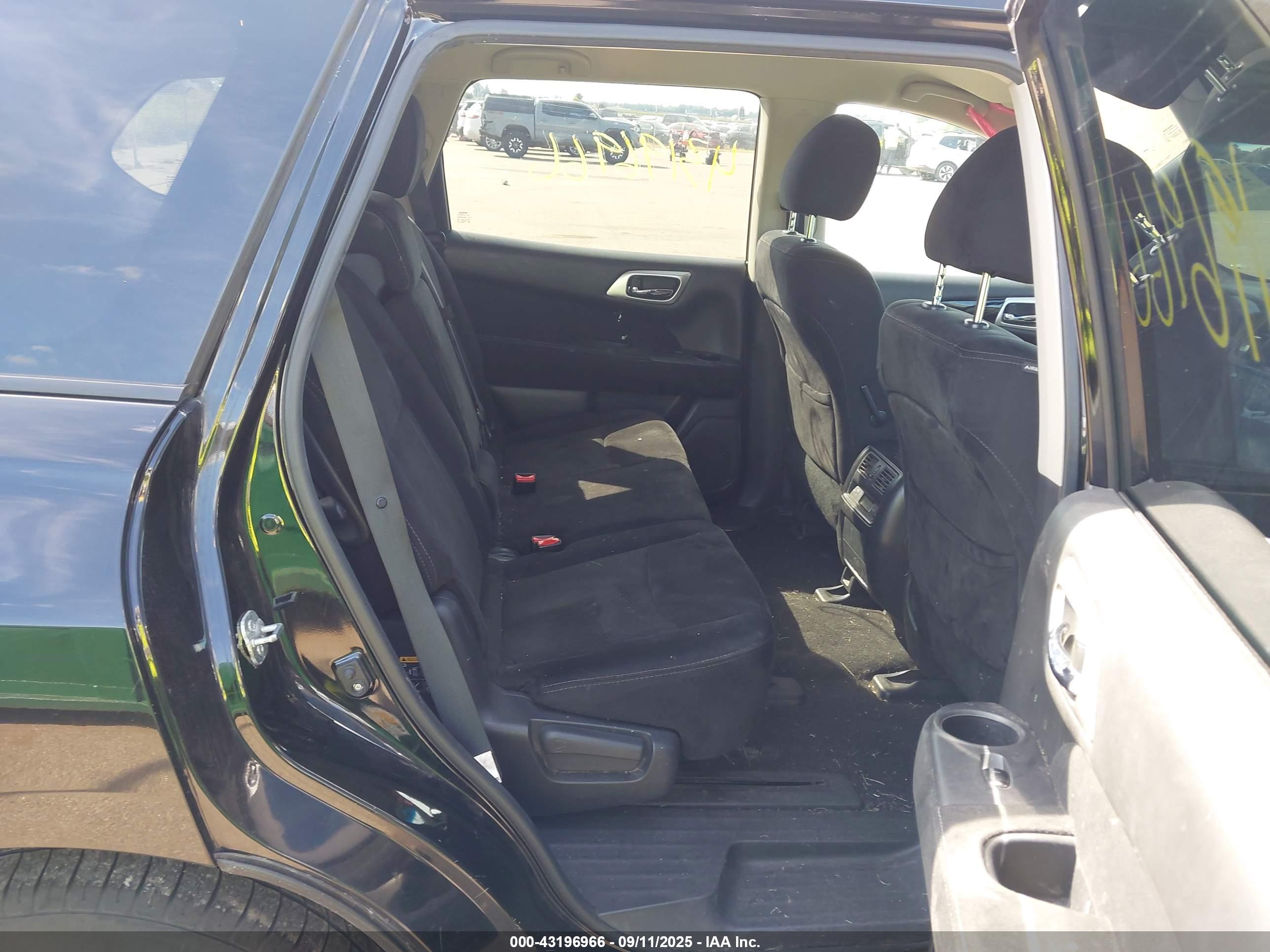 NISSAN PATHFINDER image 8