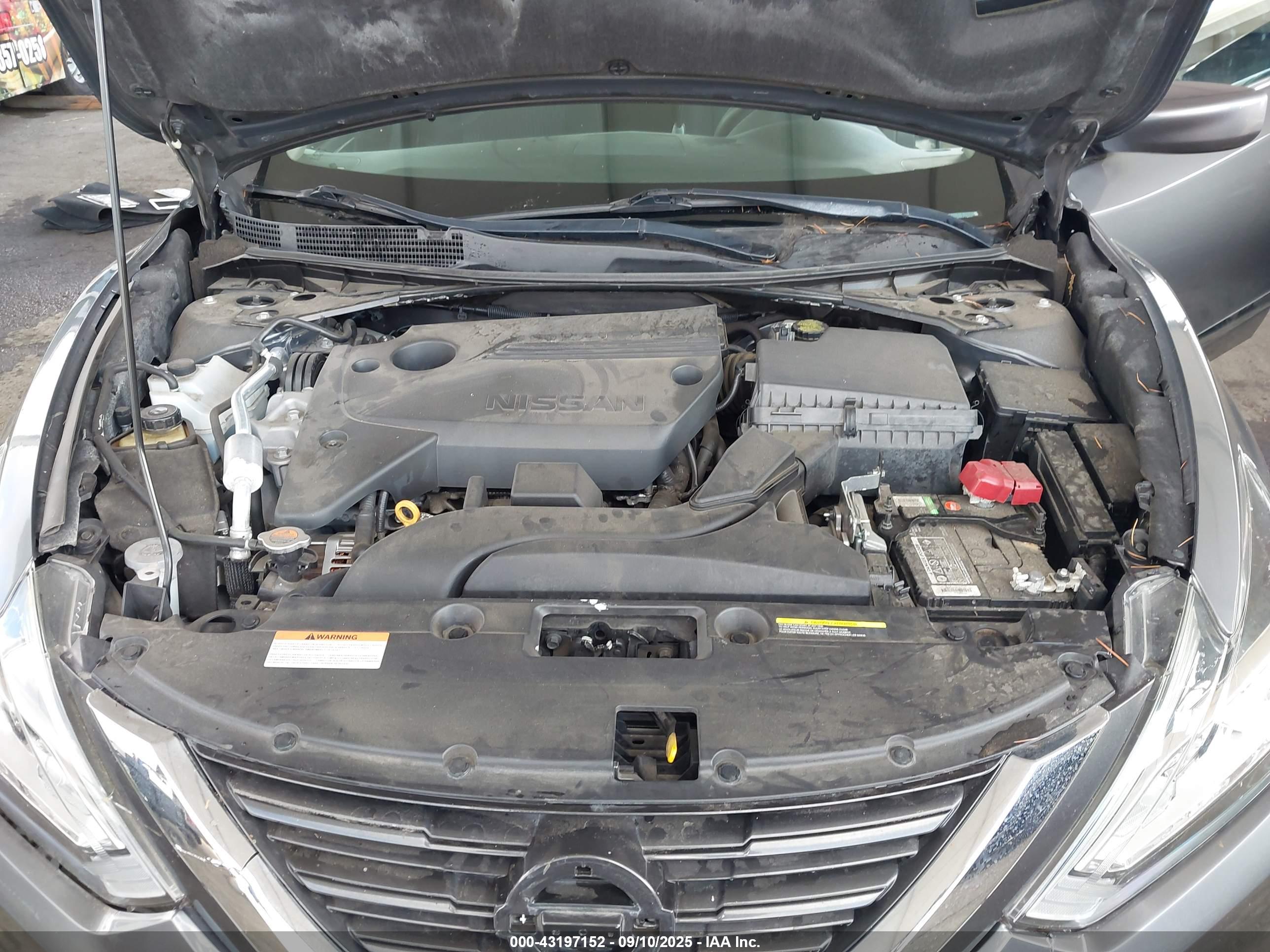 NISSAN ALTIMA image 10