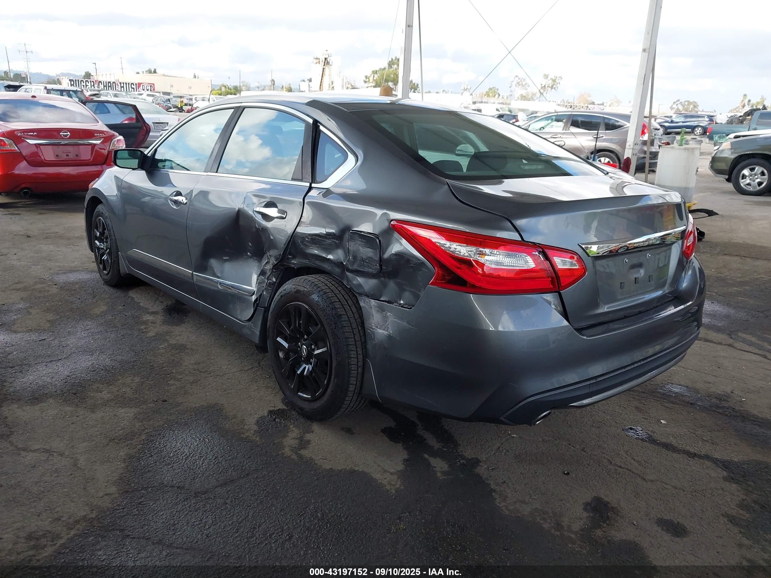 NISSAN ALTIMA image 3