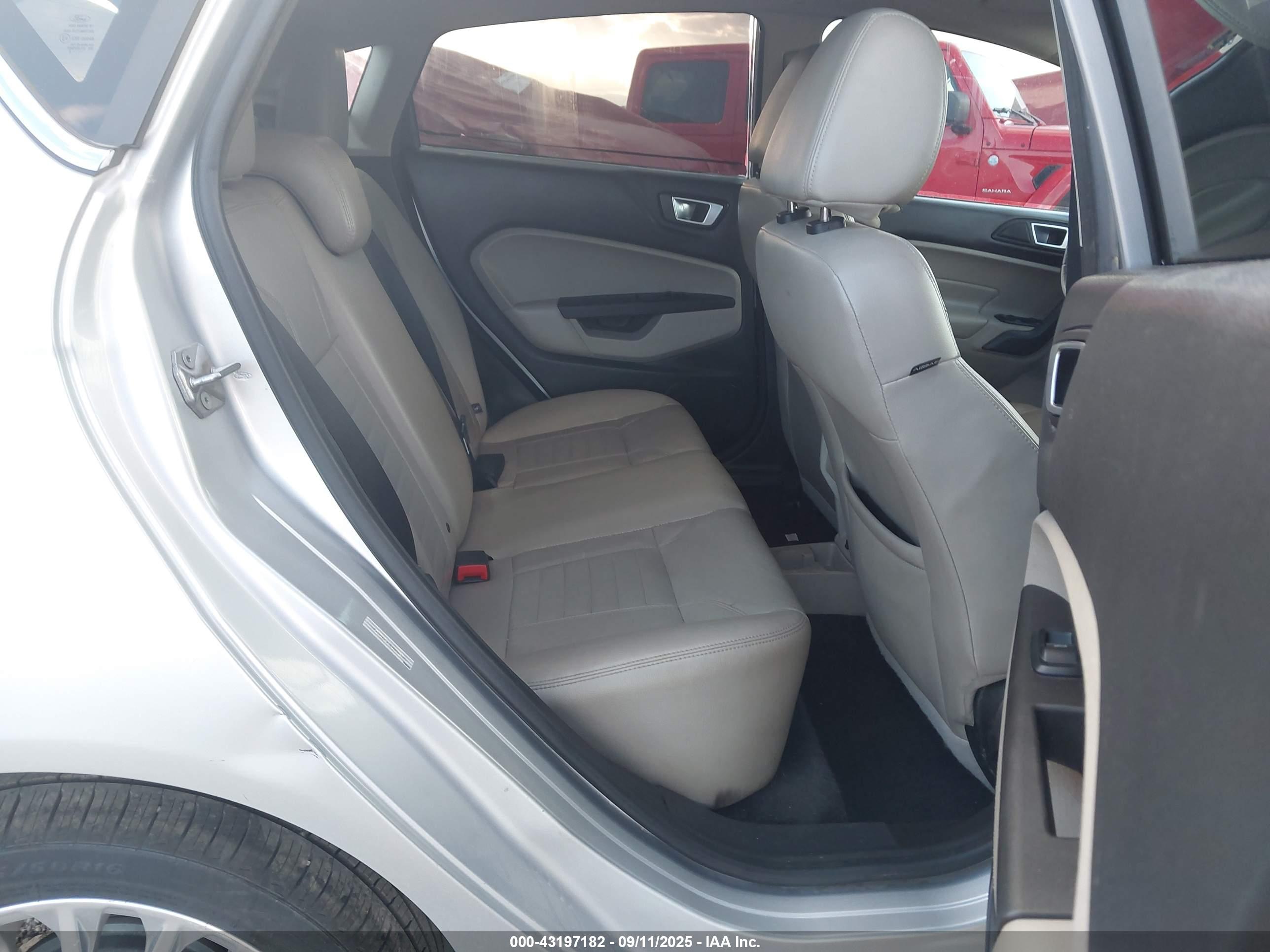 FORD FIESTA image 8