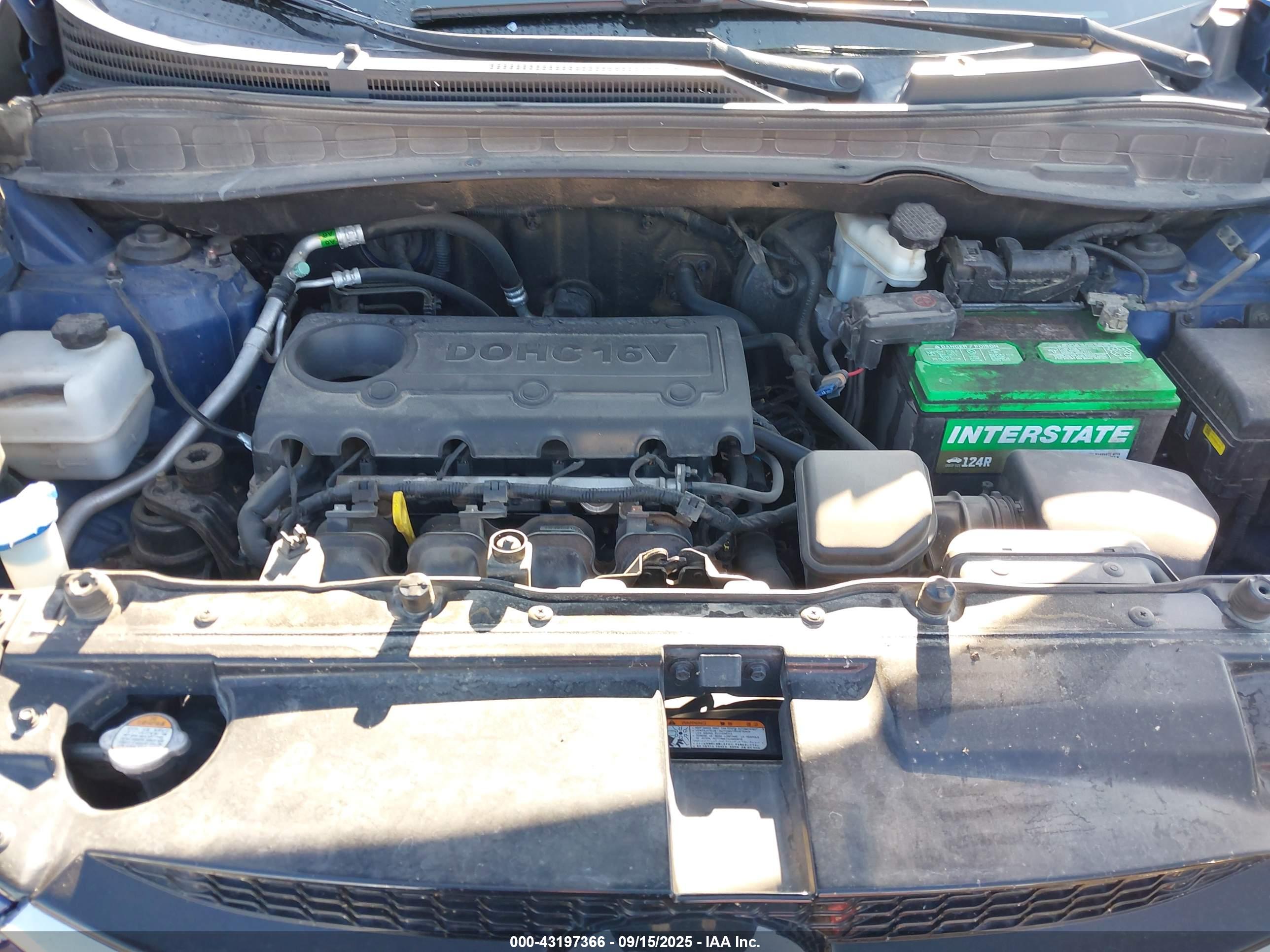 HYUNDAI TUCSON image 10