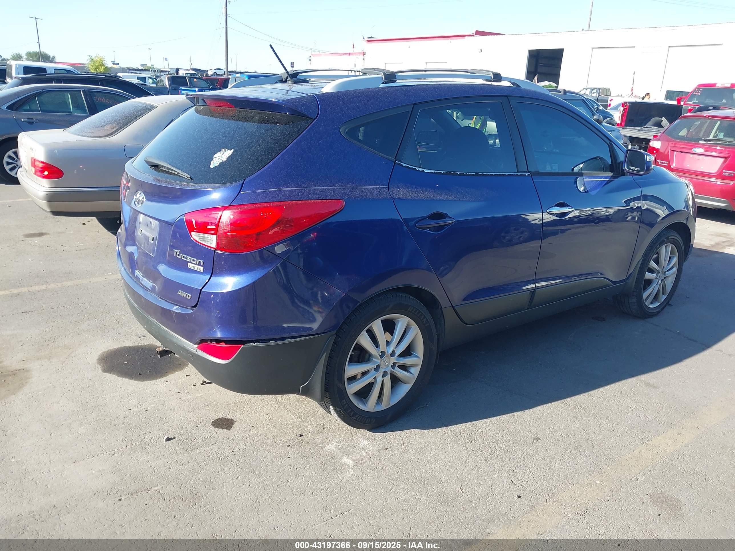 HYUNDAI TUCSON image 4