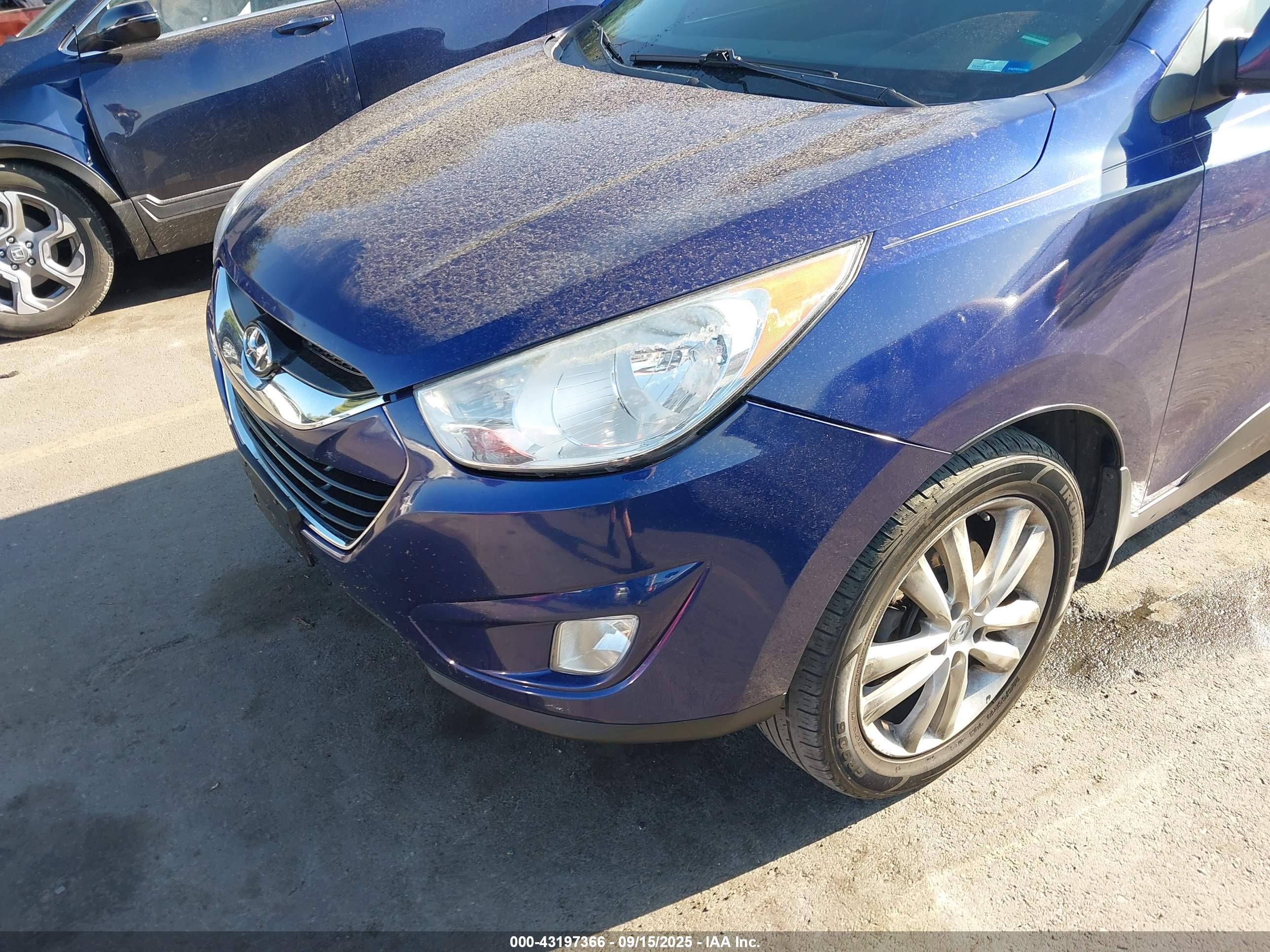 HYUNDAI TUCSON image 6