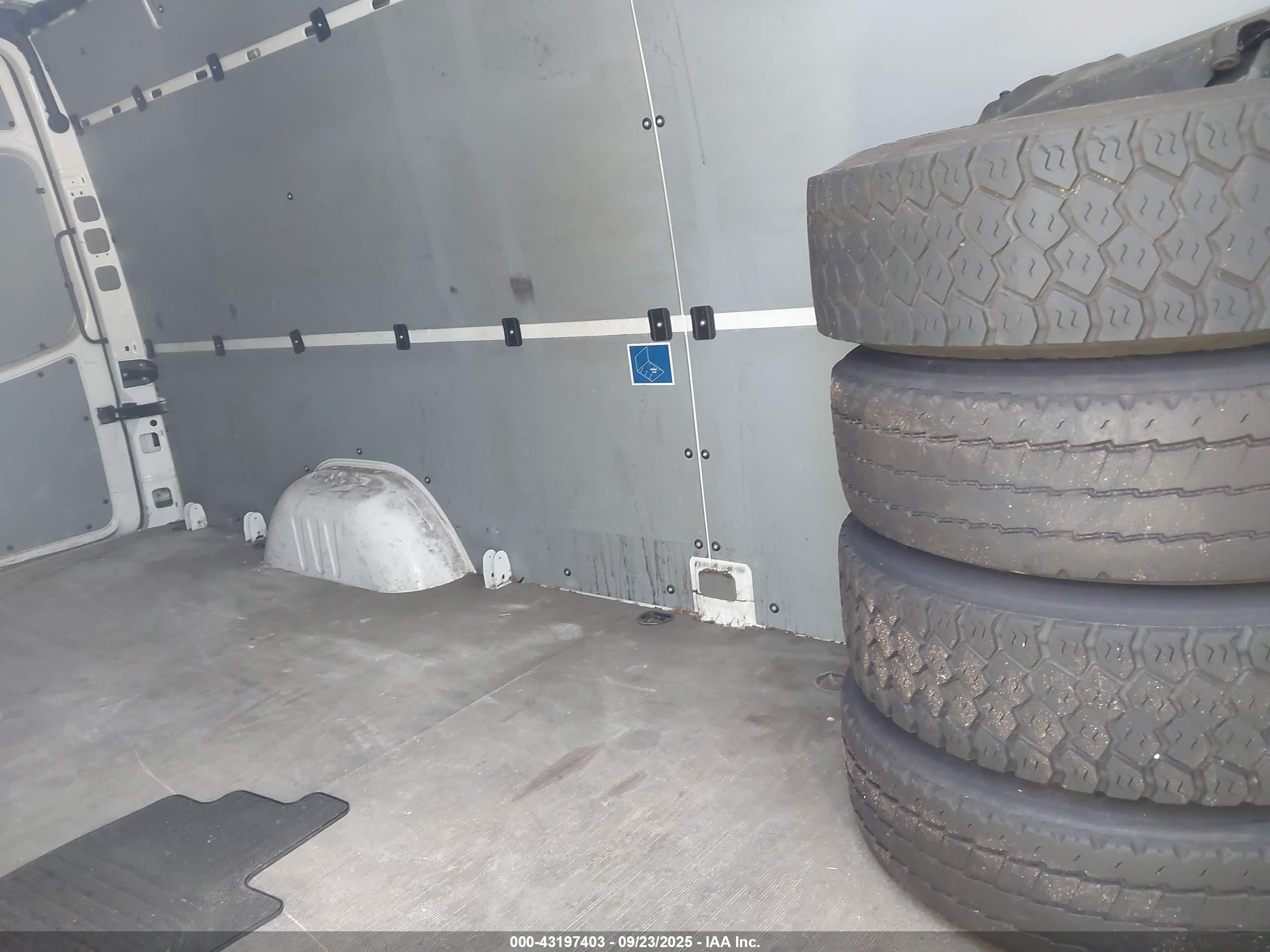MERCEDES-BENZ SPRINTER image 8