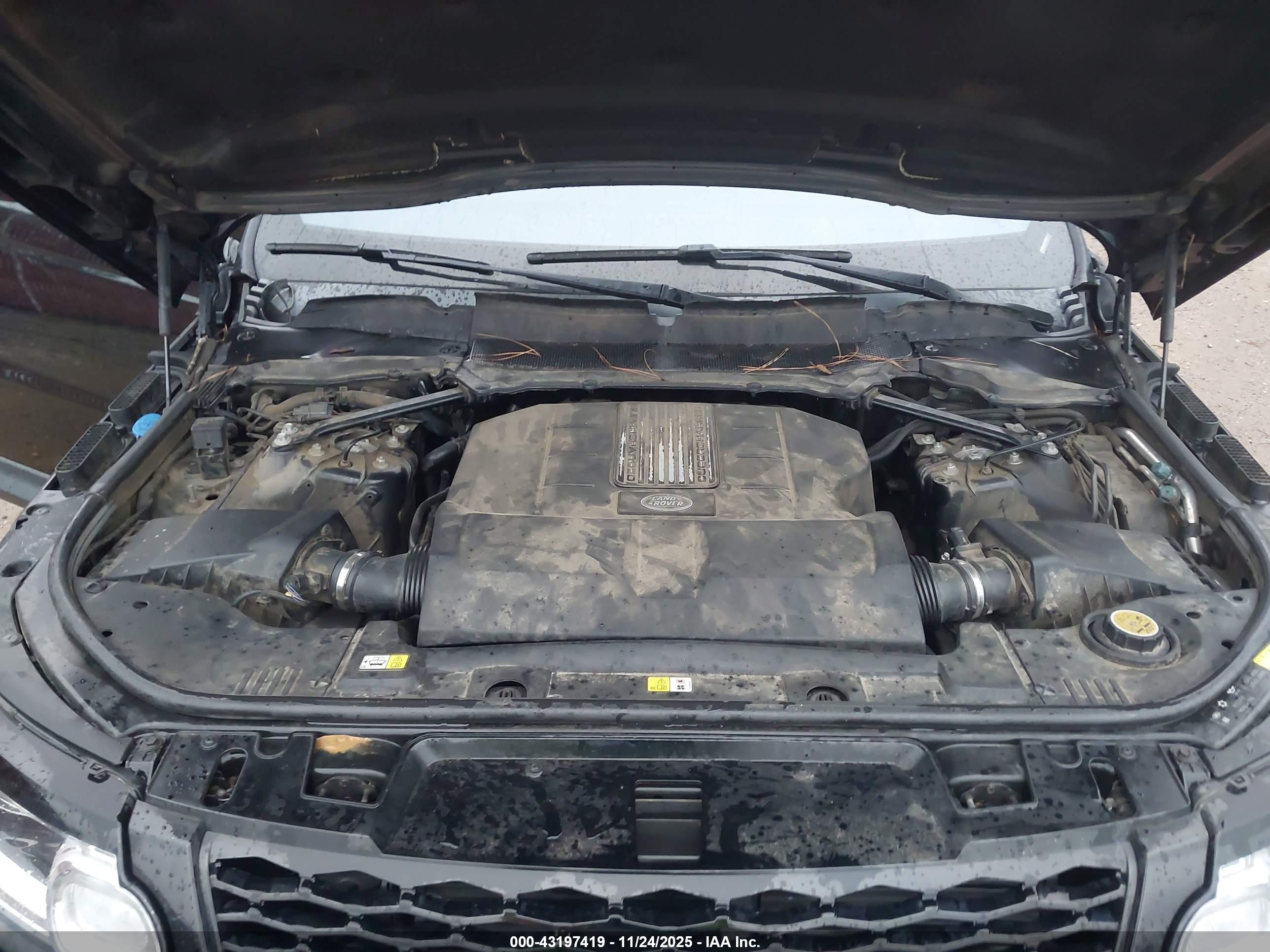 LAND ROVER image 10