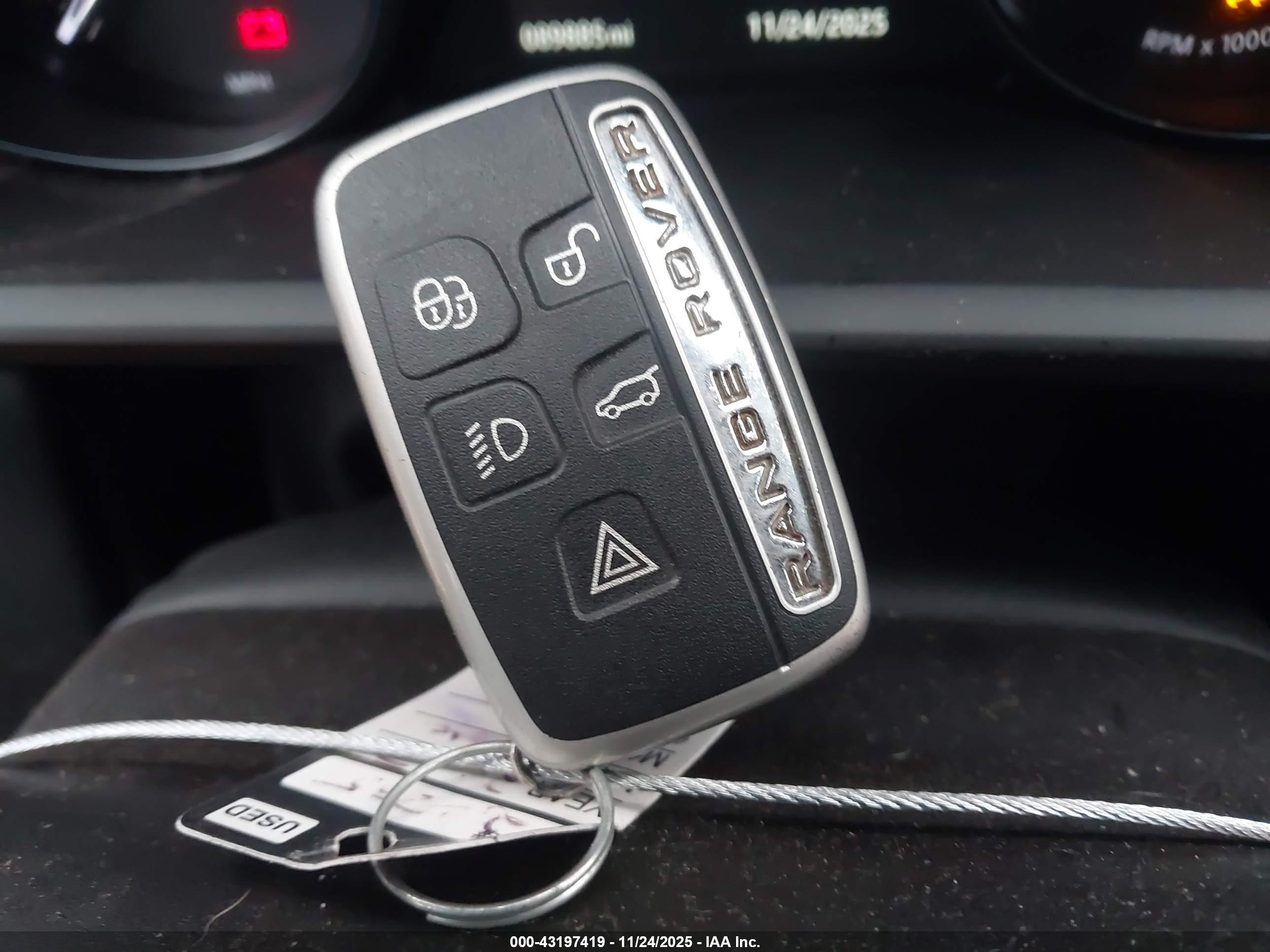 LAND ROVER image 11