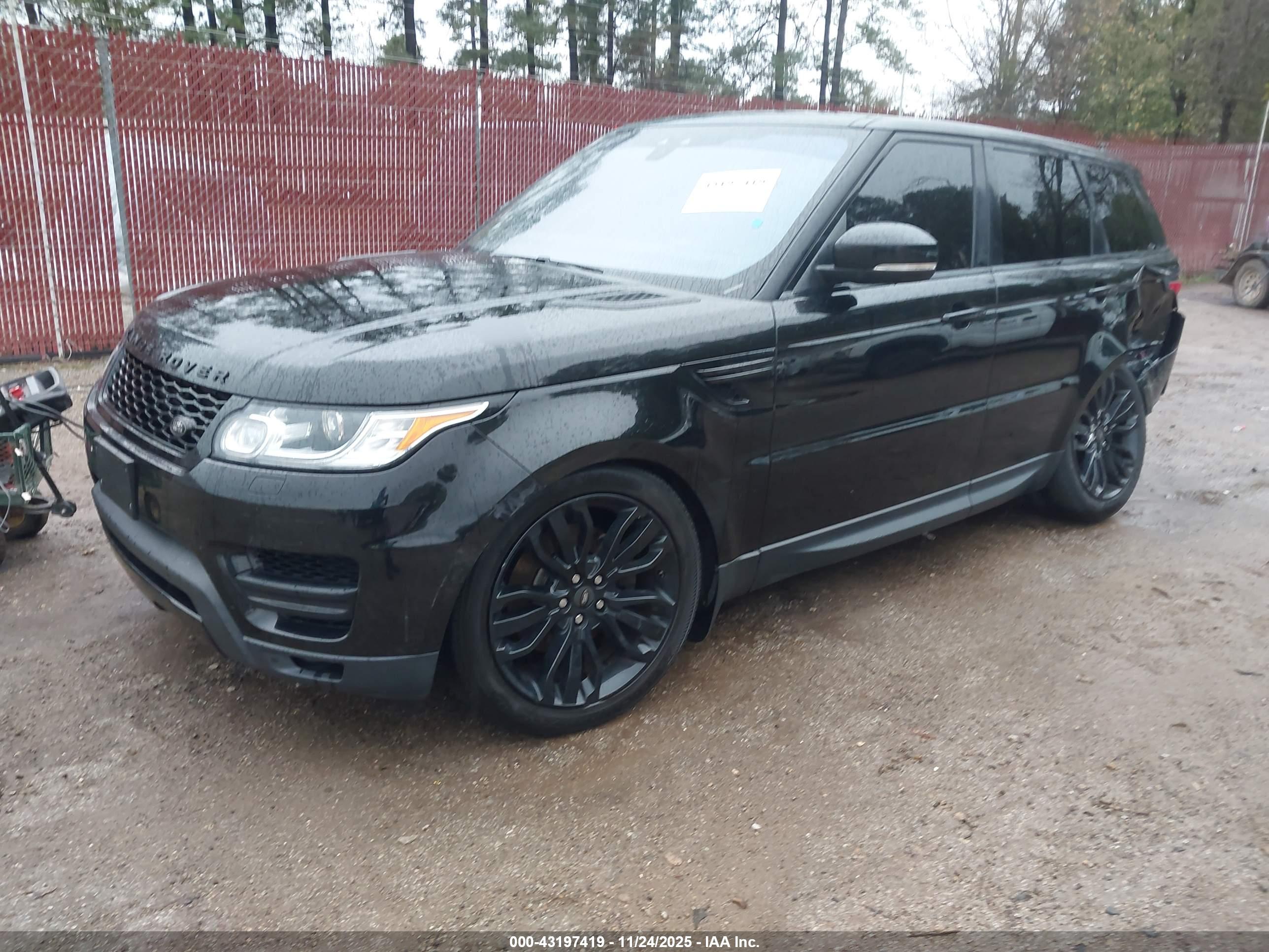 LAND ROVER image 2