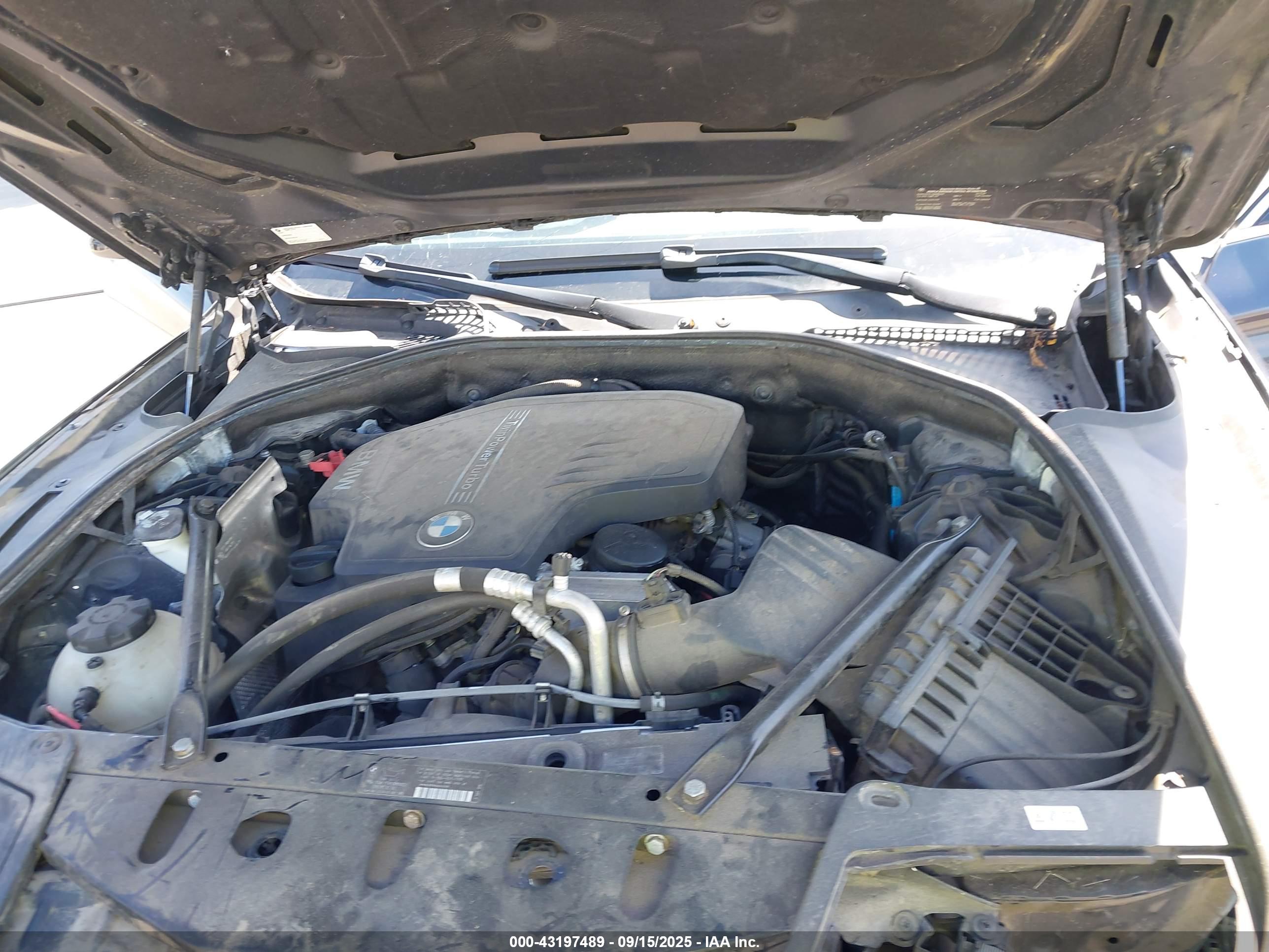 BMW 528I image 10