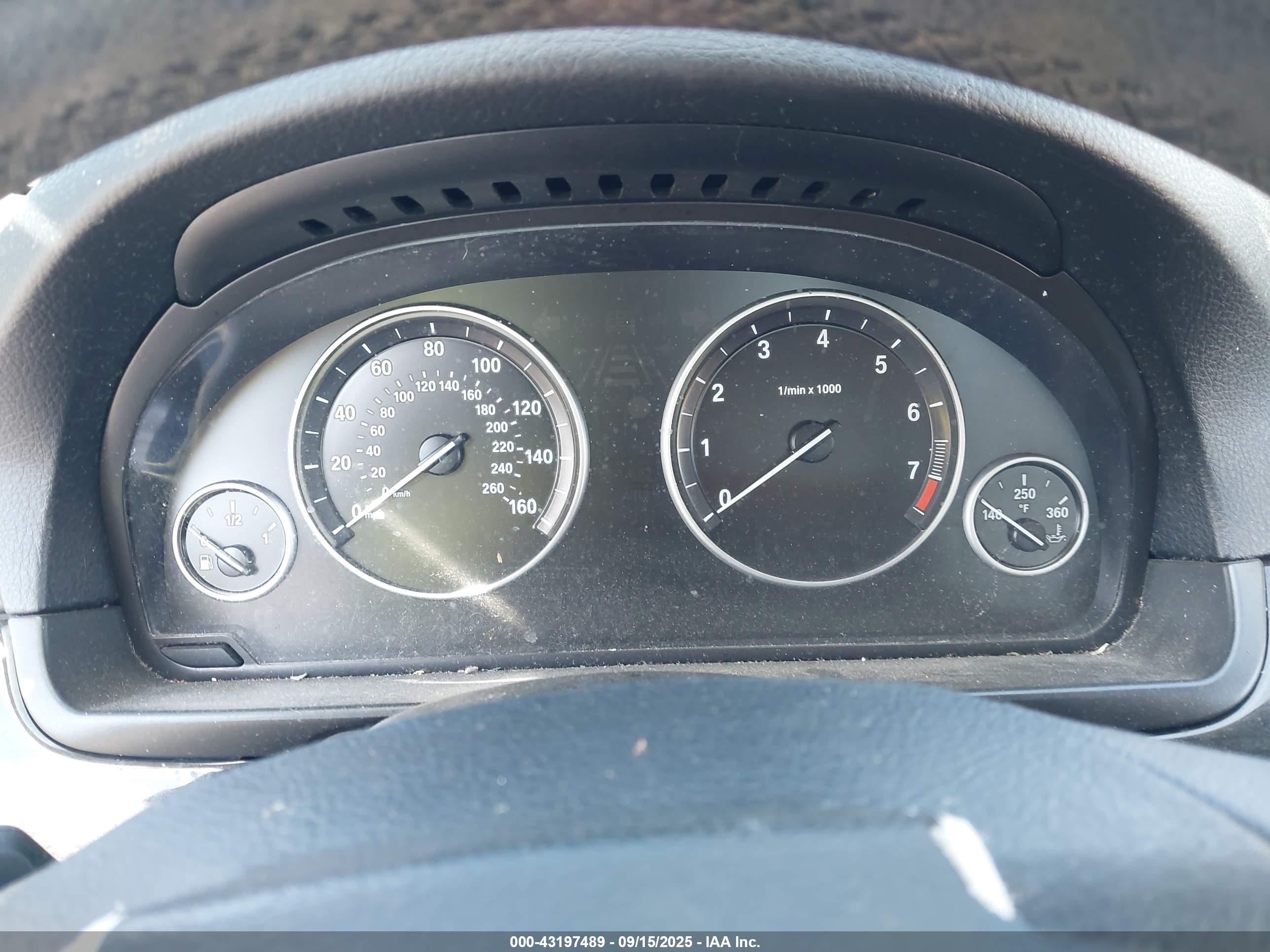 BMW 528I image 7