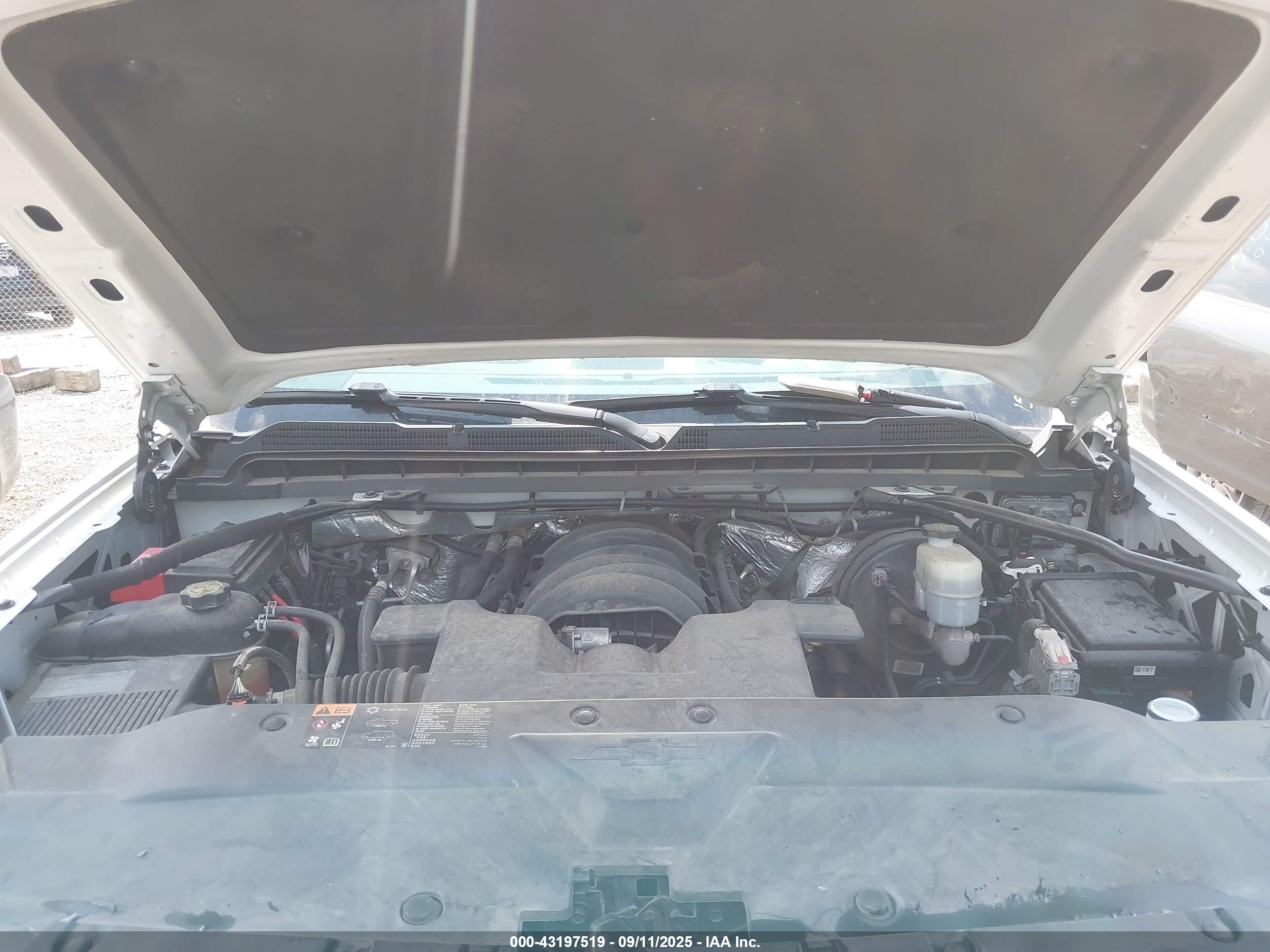 CHEVROLET SILVERADO image 10