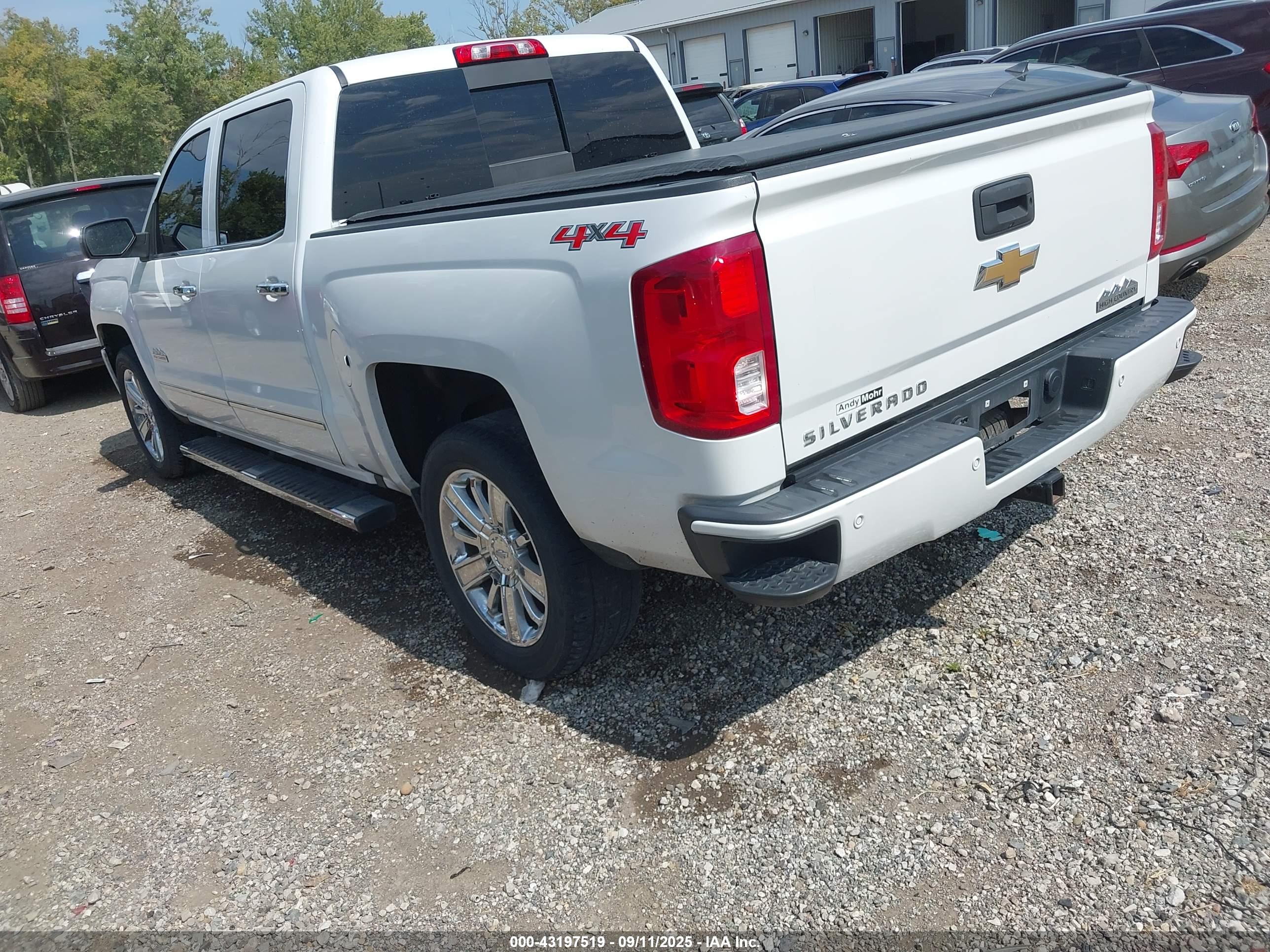 CHEVROLET SILVERADO image 3