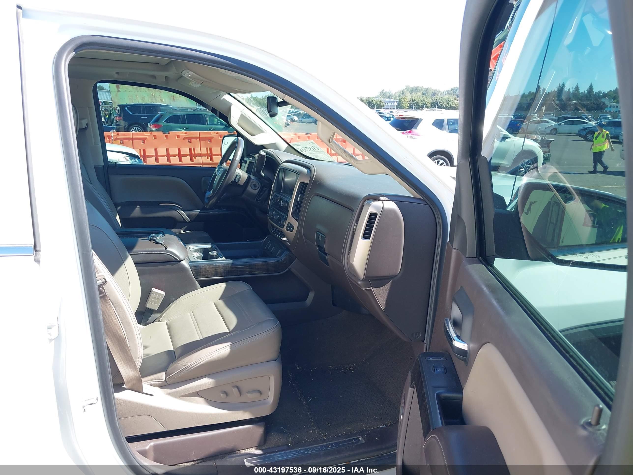 GMC SIERRA image 5