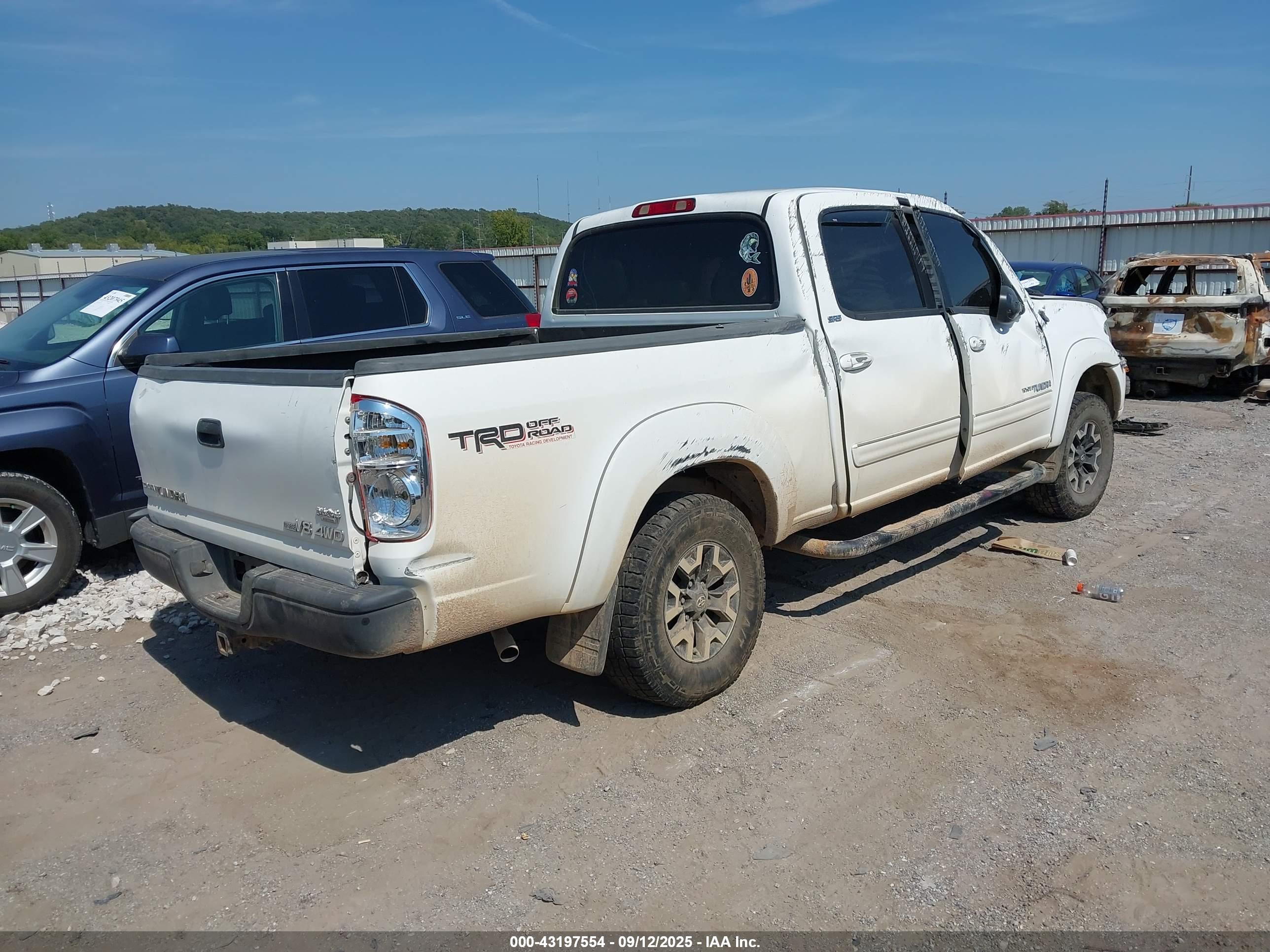 TOYOTA TUNDRA image 4