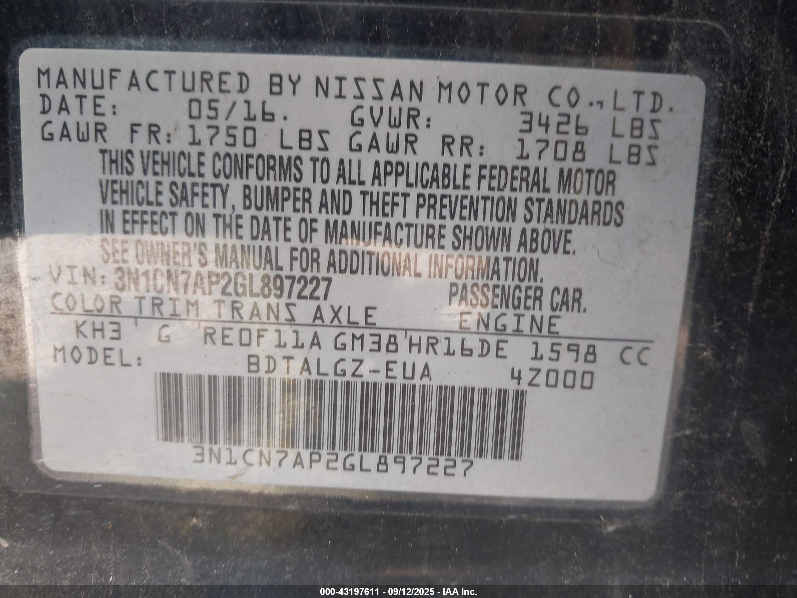 NISSAN VERSA image 9