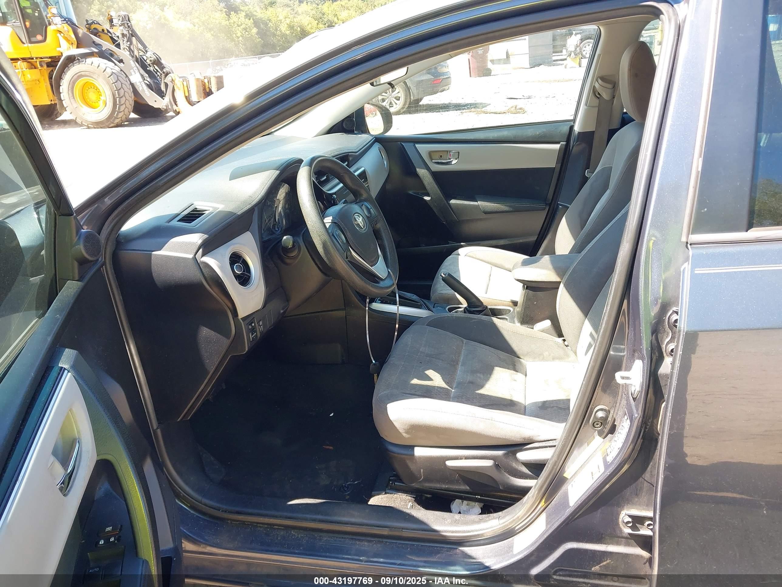 TOYOTA COROLLA image 5