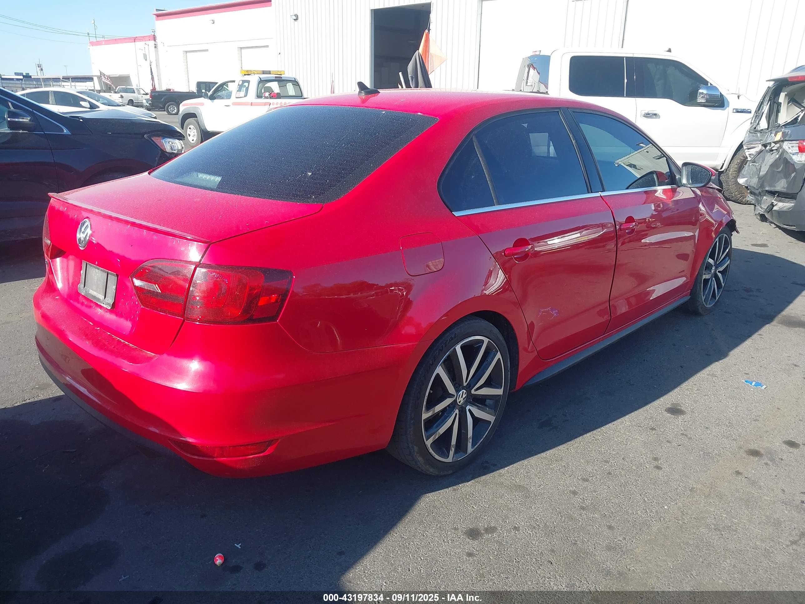 VOLKSWAGEN JETTA image 4