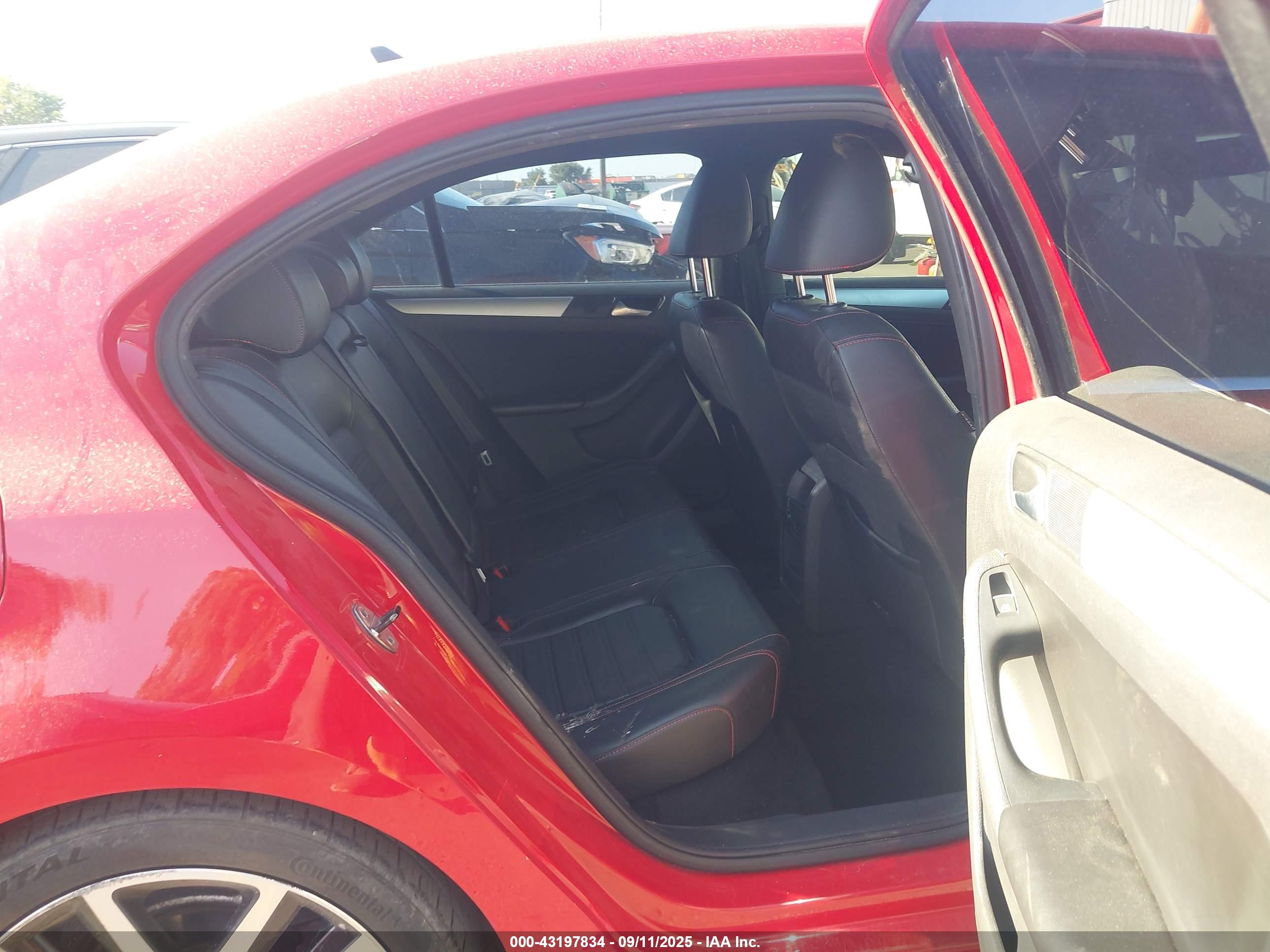 VOLKSWAGEN JETTA image 8