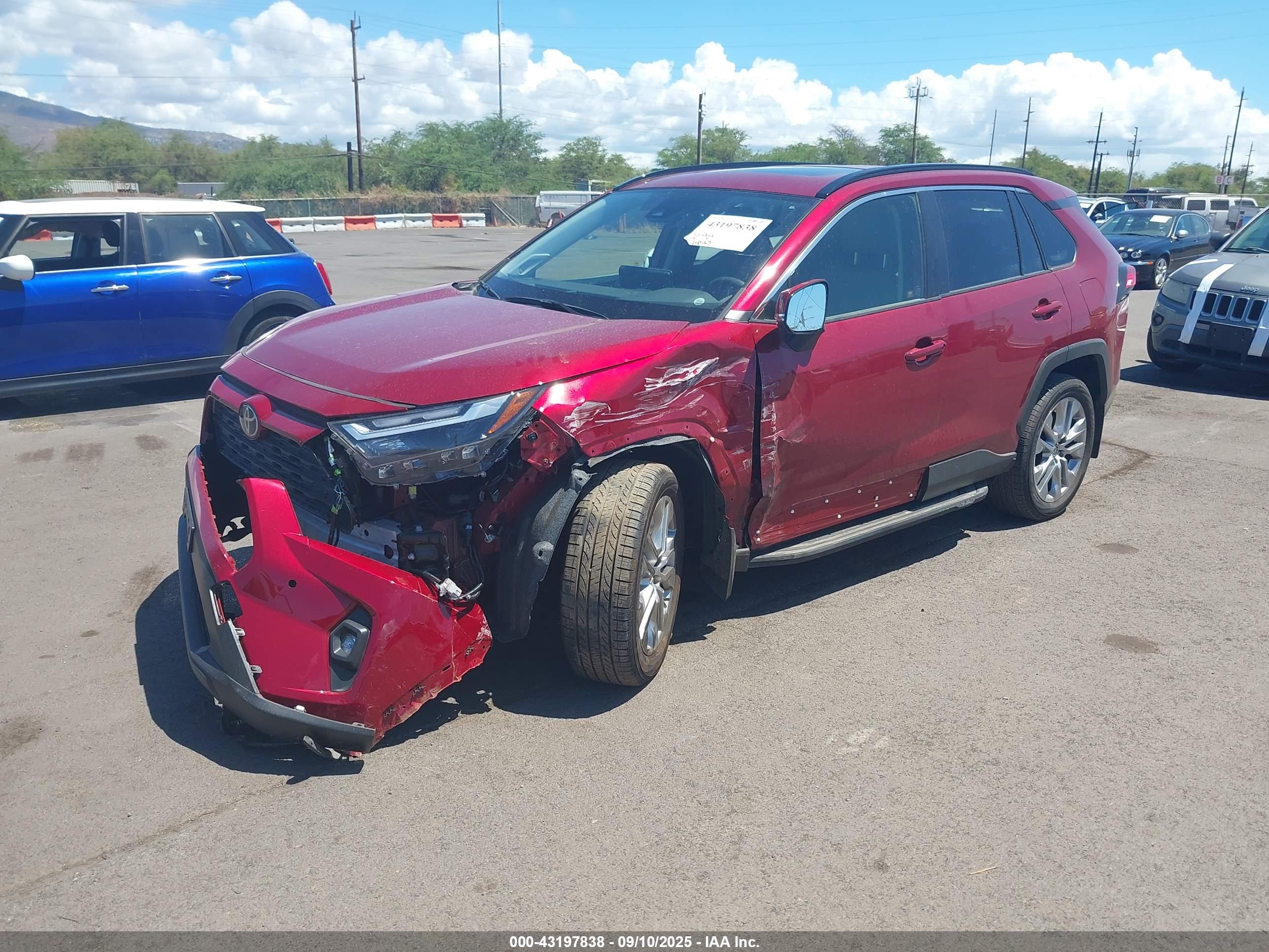 TOYOTA RAV4 image 2
