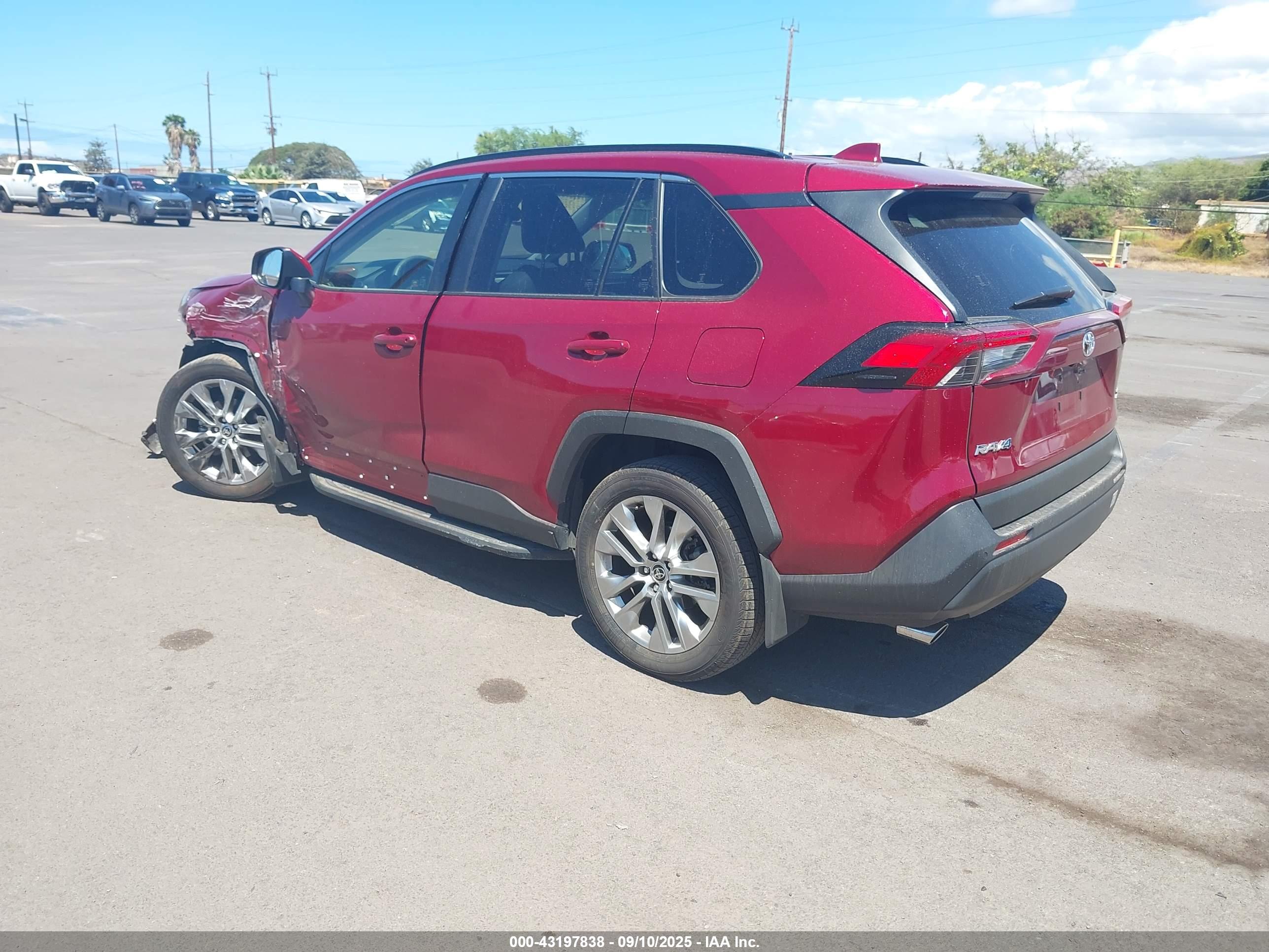 TOYOTA RAV4 image 3