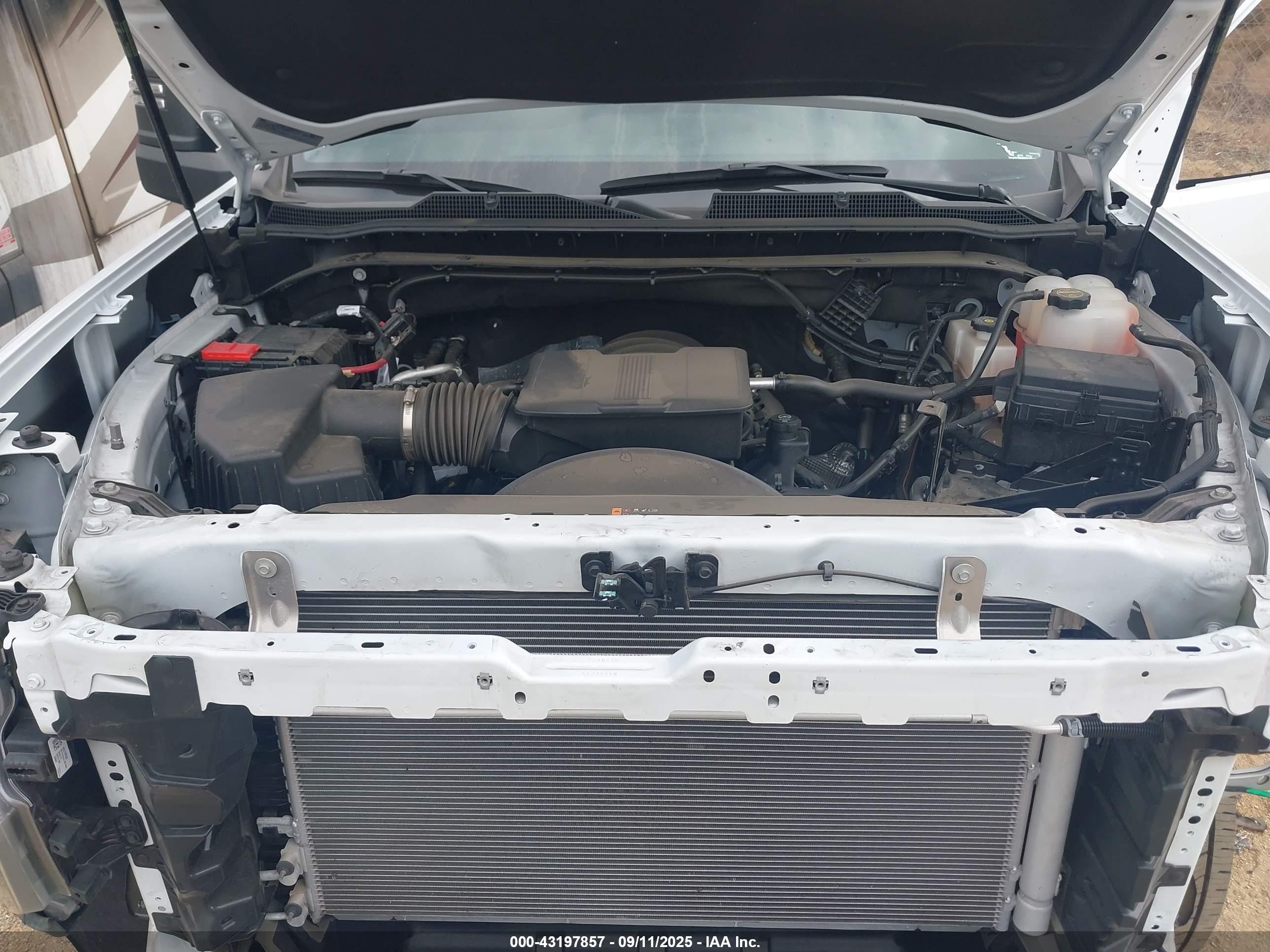 CHEVROLET SILVERADO image 10