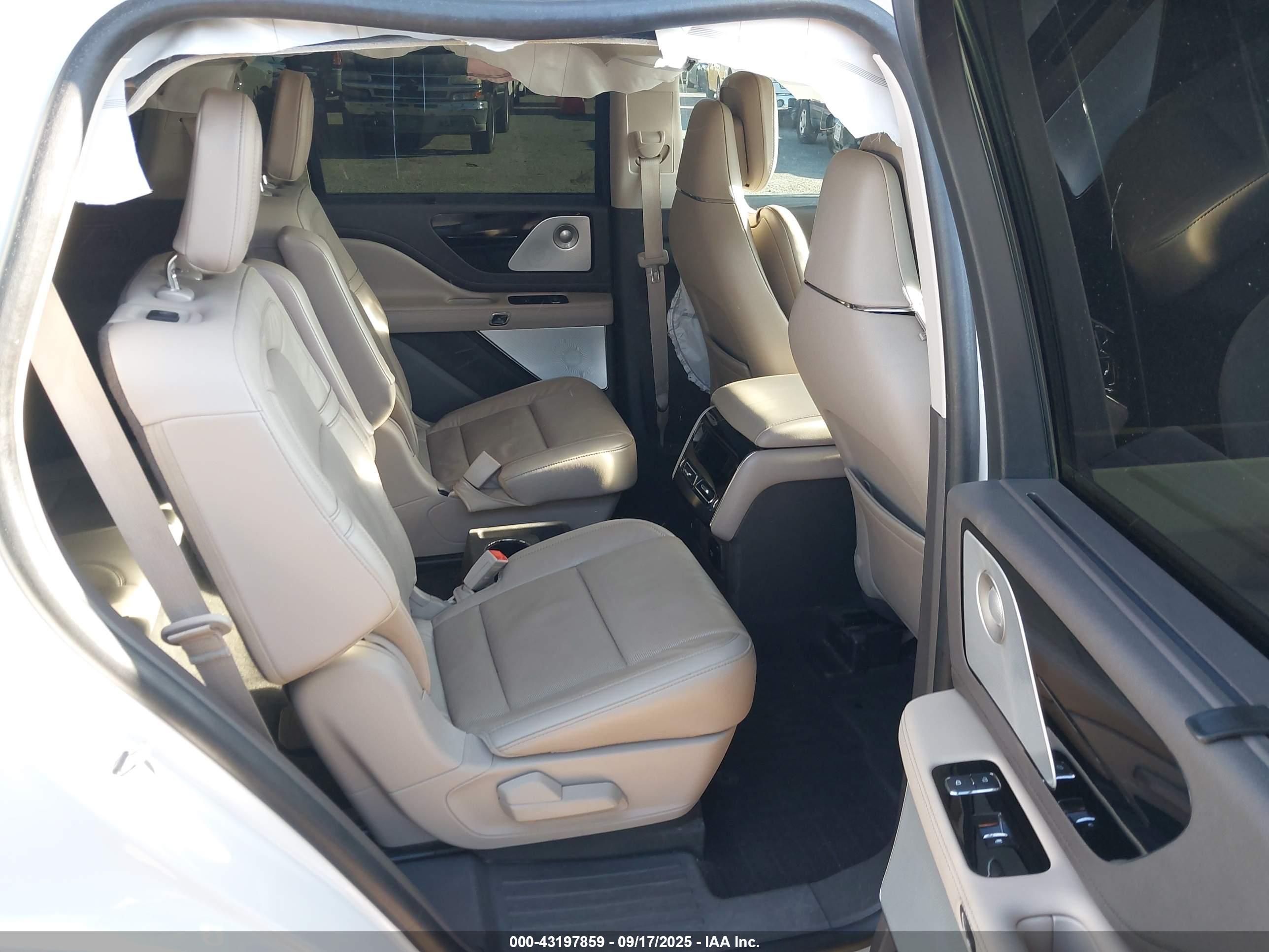 LINCOLN AVIATOR image 8