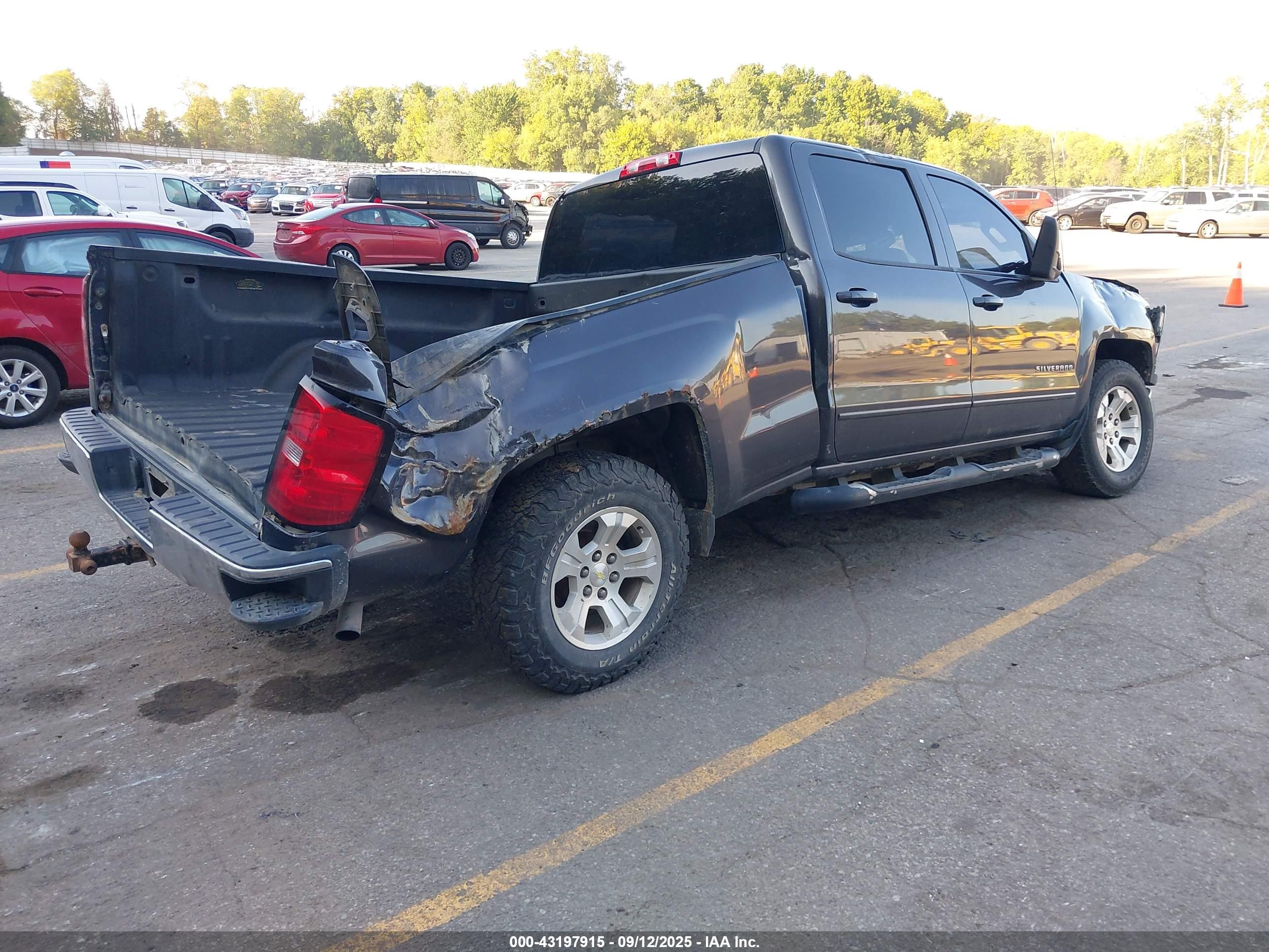 CHEVROLET SILVERADO image 4