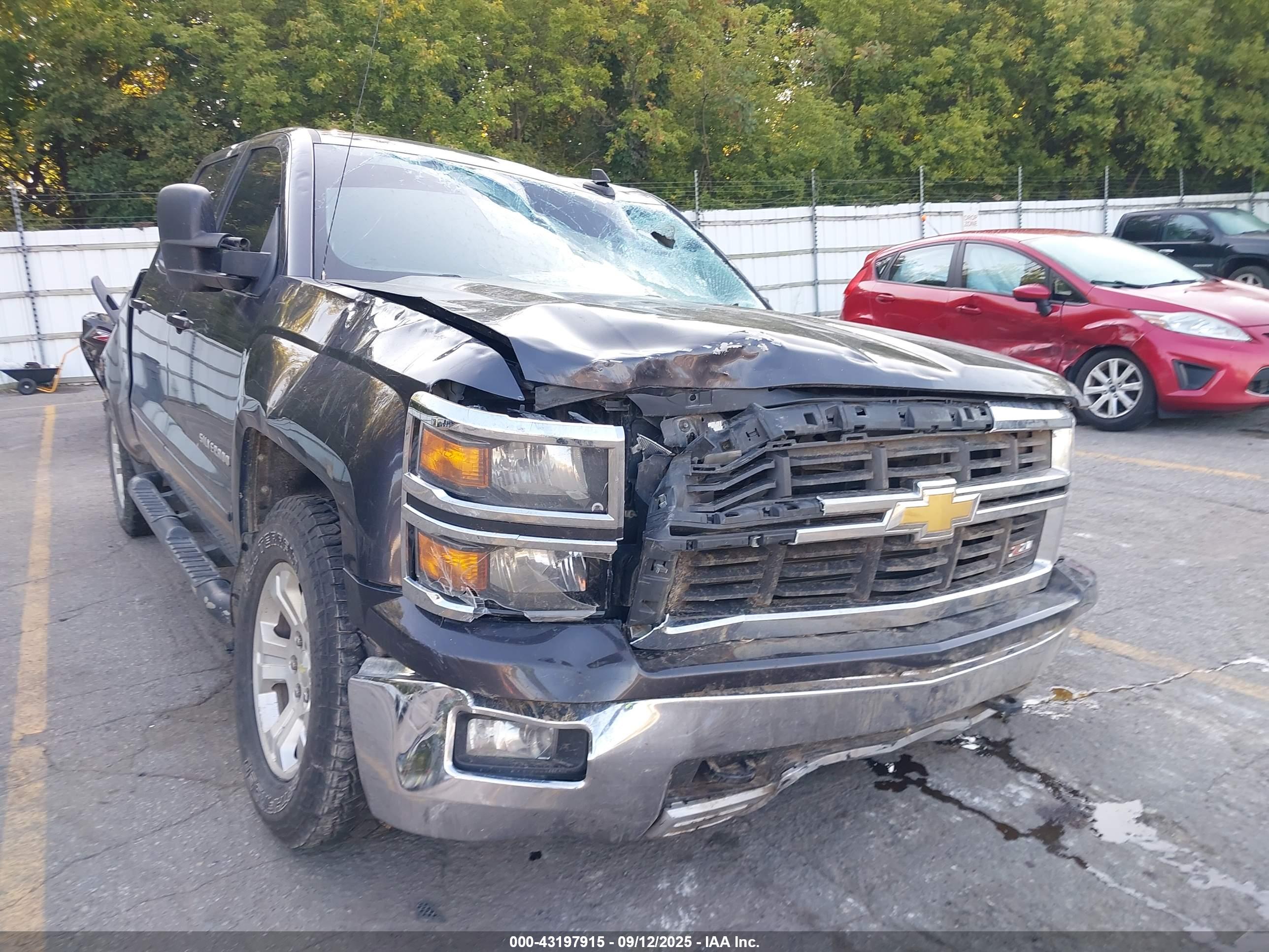 CHEVROLET SILVERADO image 6