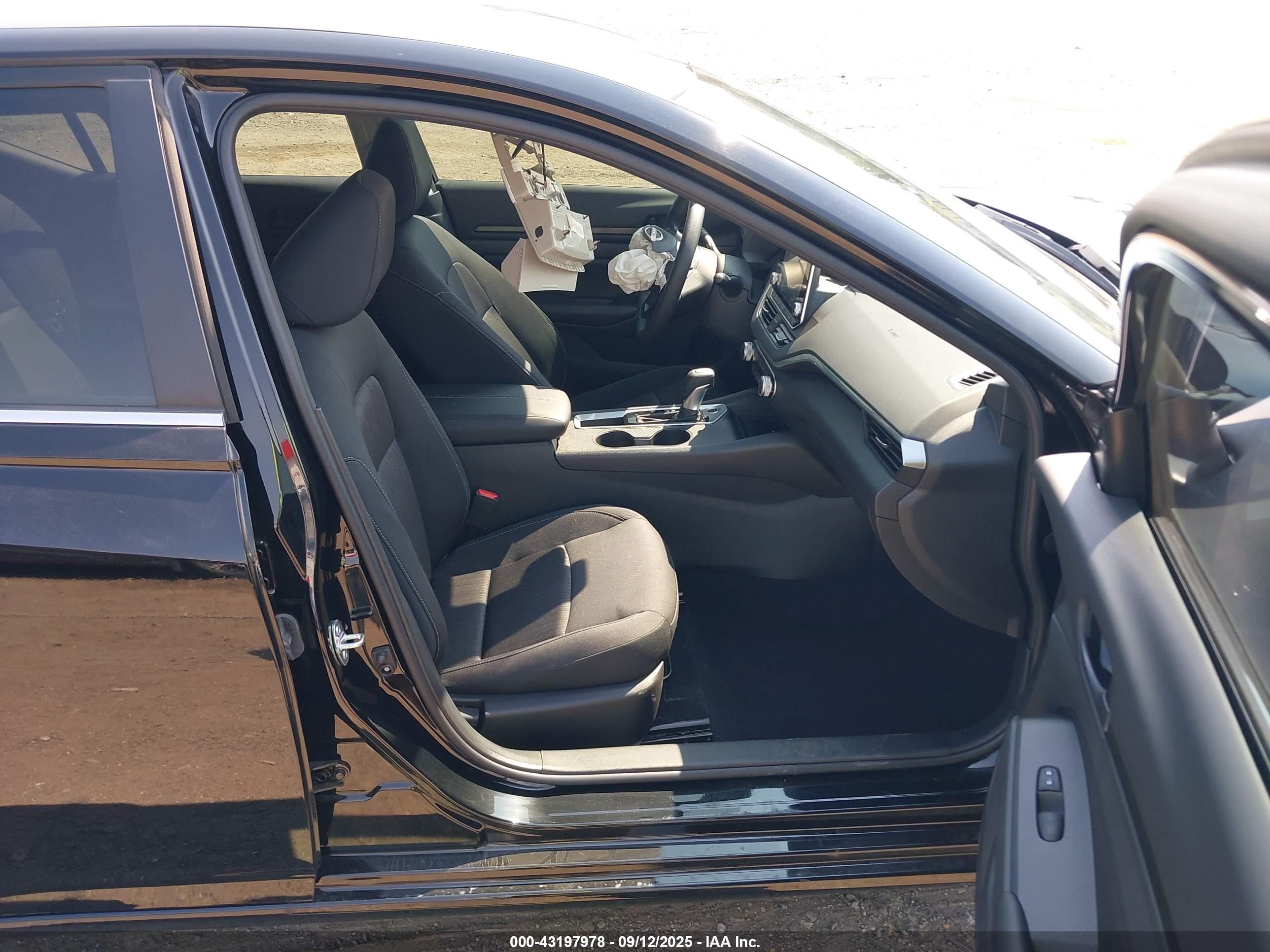 NISSAN ALTIMA image 5