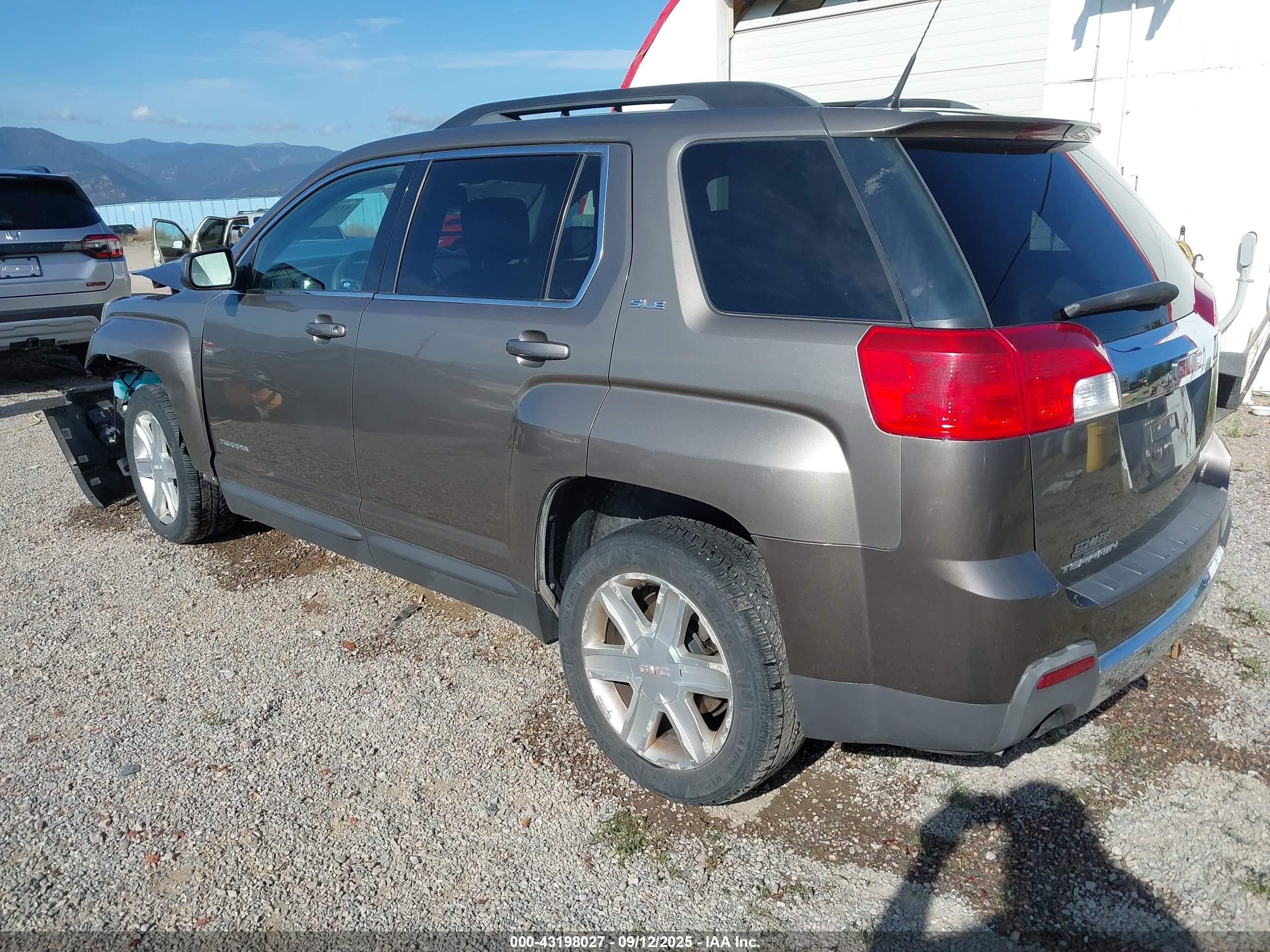 GMC TERRAIN image 3
