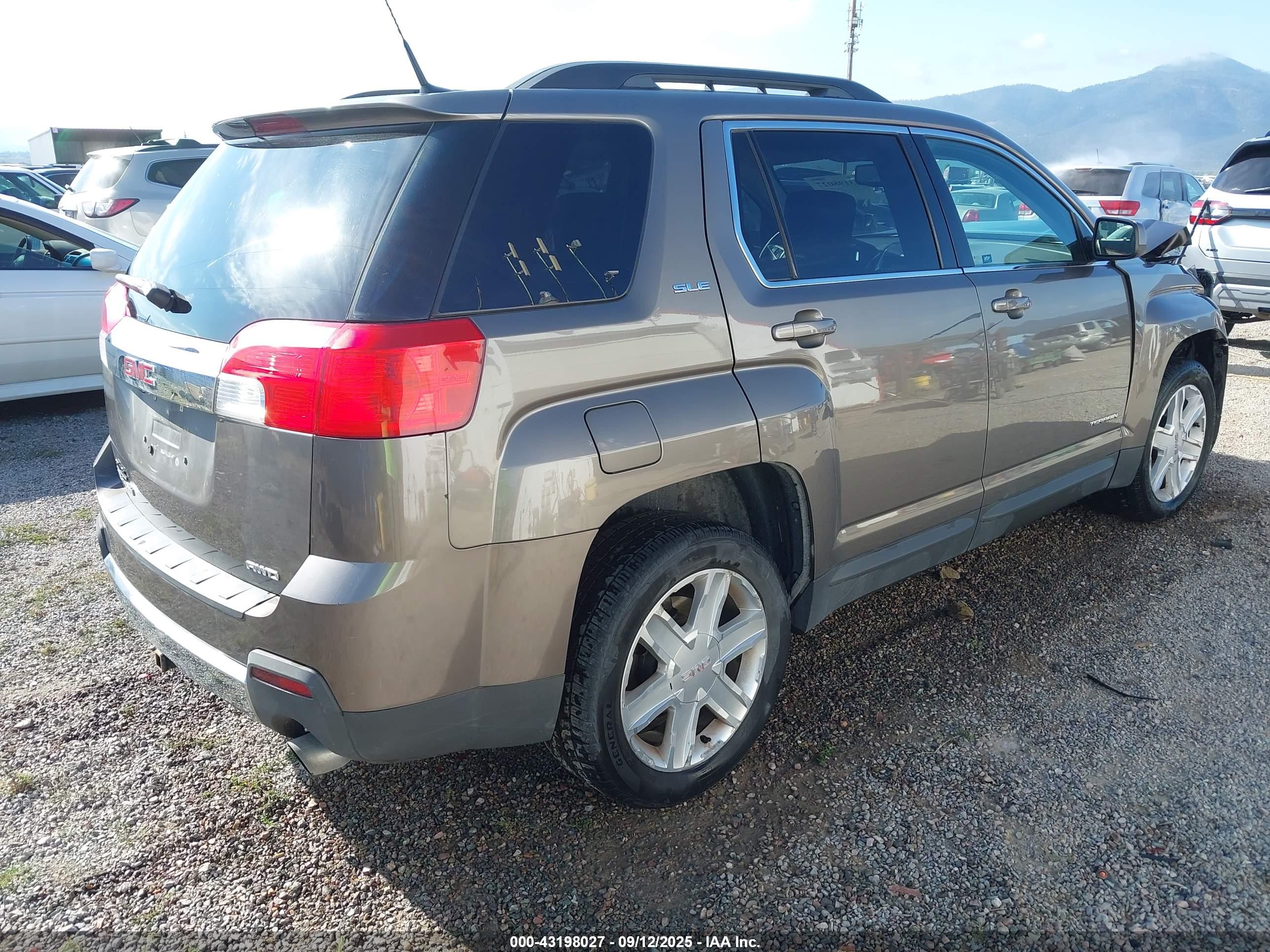 GMC TERRAIN image 4