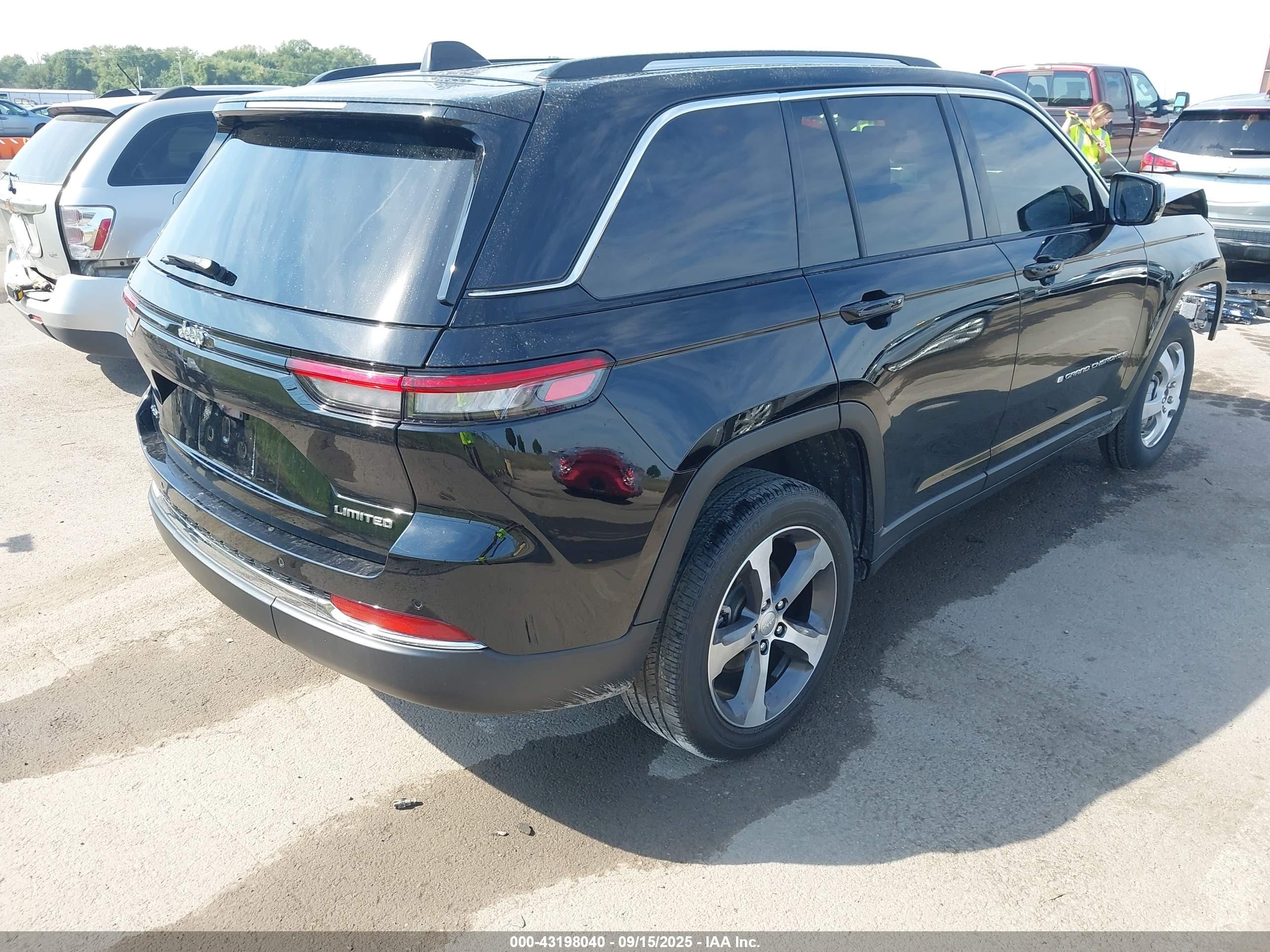 JEEP GRAND image 4