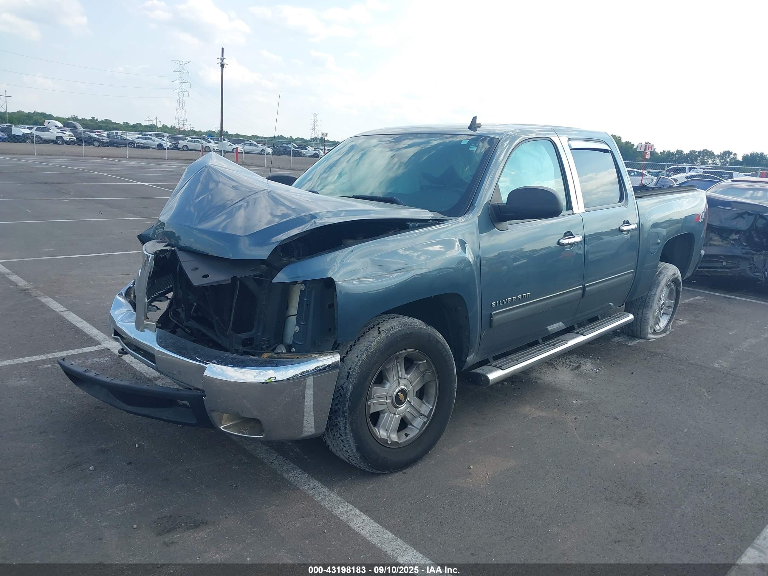 CHEVROLET SILVERADO image 2