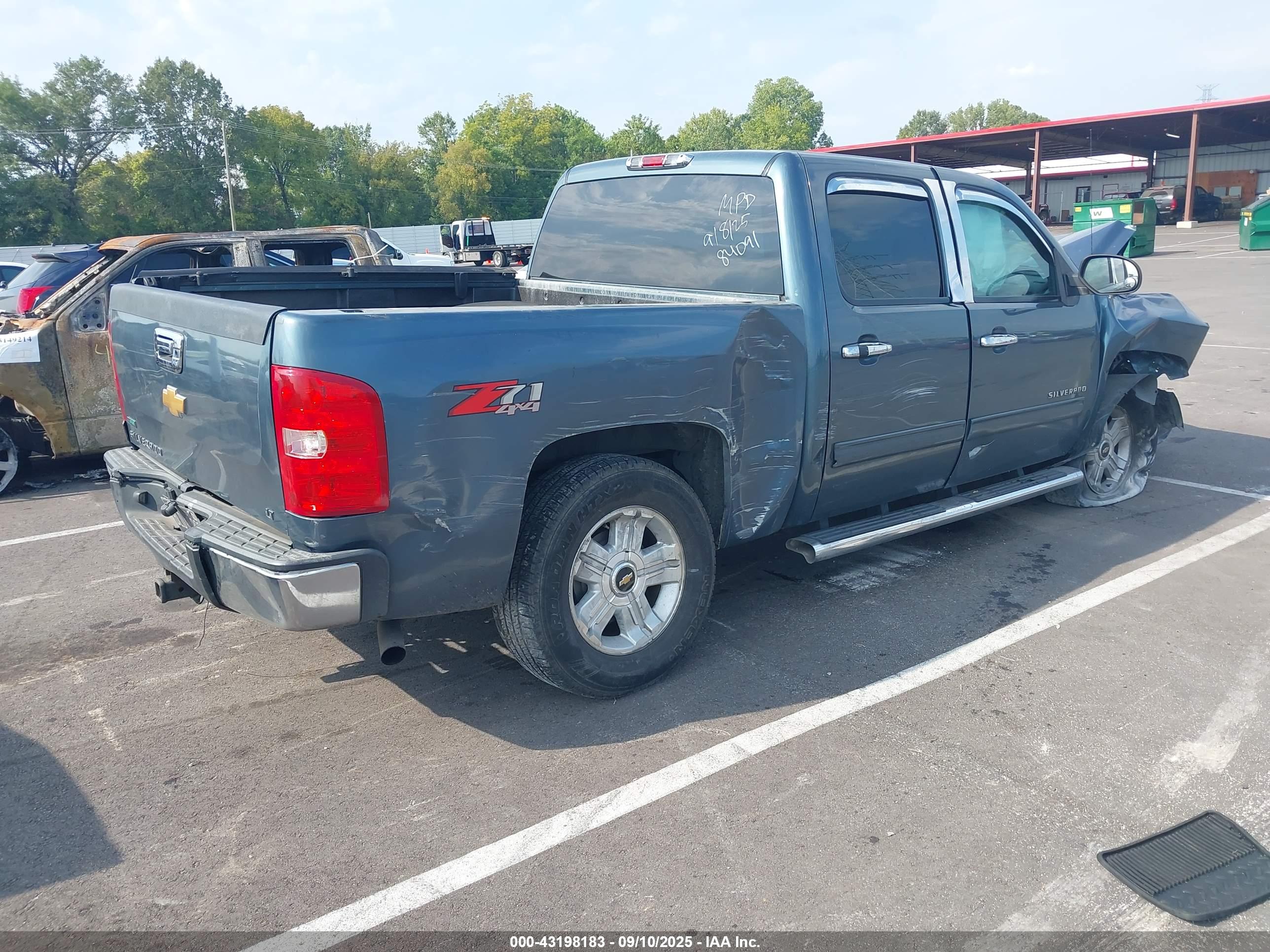 CHEVROLET SILVERADO image 4