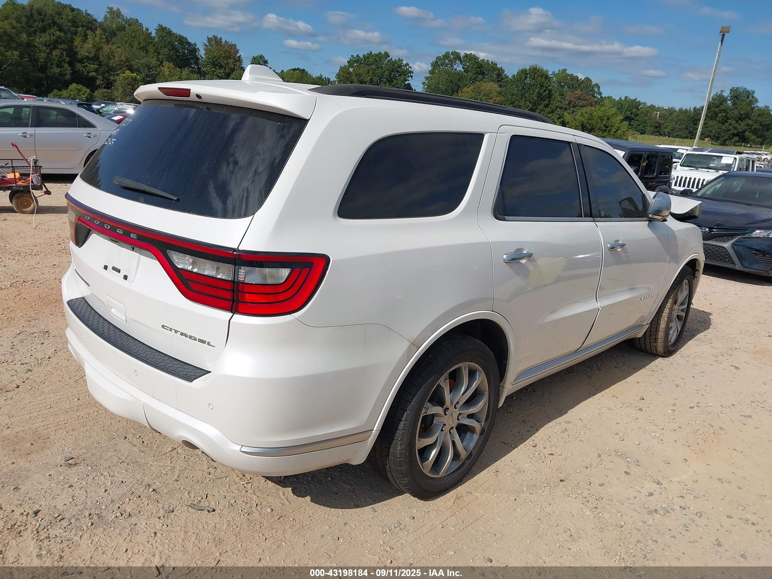 DODGE DURANGO image 4